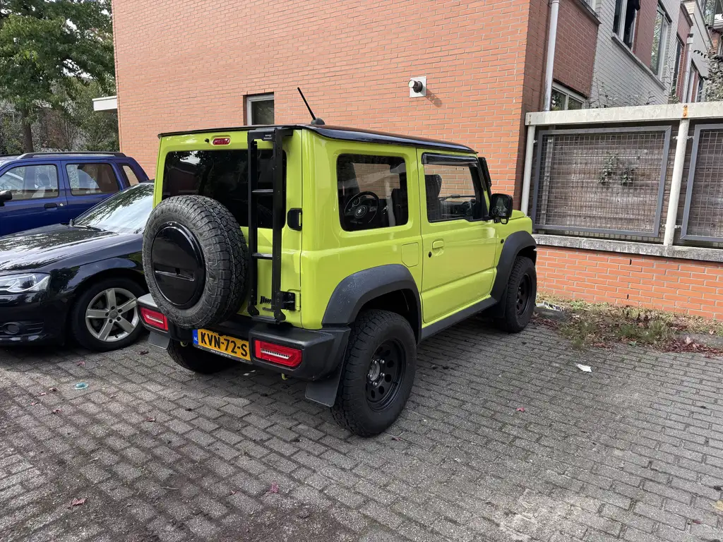 Suzuki Jimny 2023 из Европы — купить под ключ
