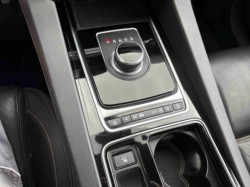 Jaguar F-Pace F-Pace 2.0 D AWD Limited Edition Prestige — photo 11