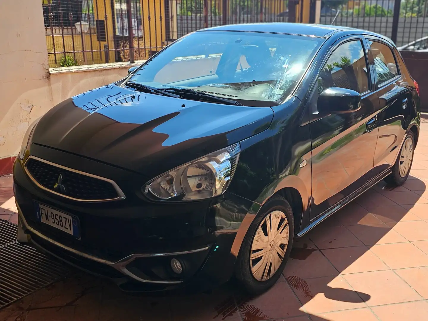 Mitsubishi Space Star 1000cc Black - 1