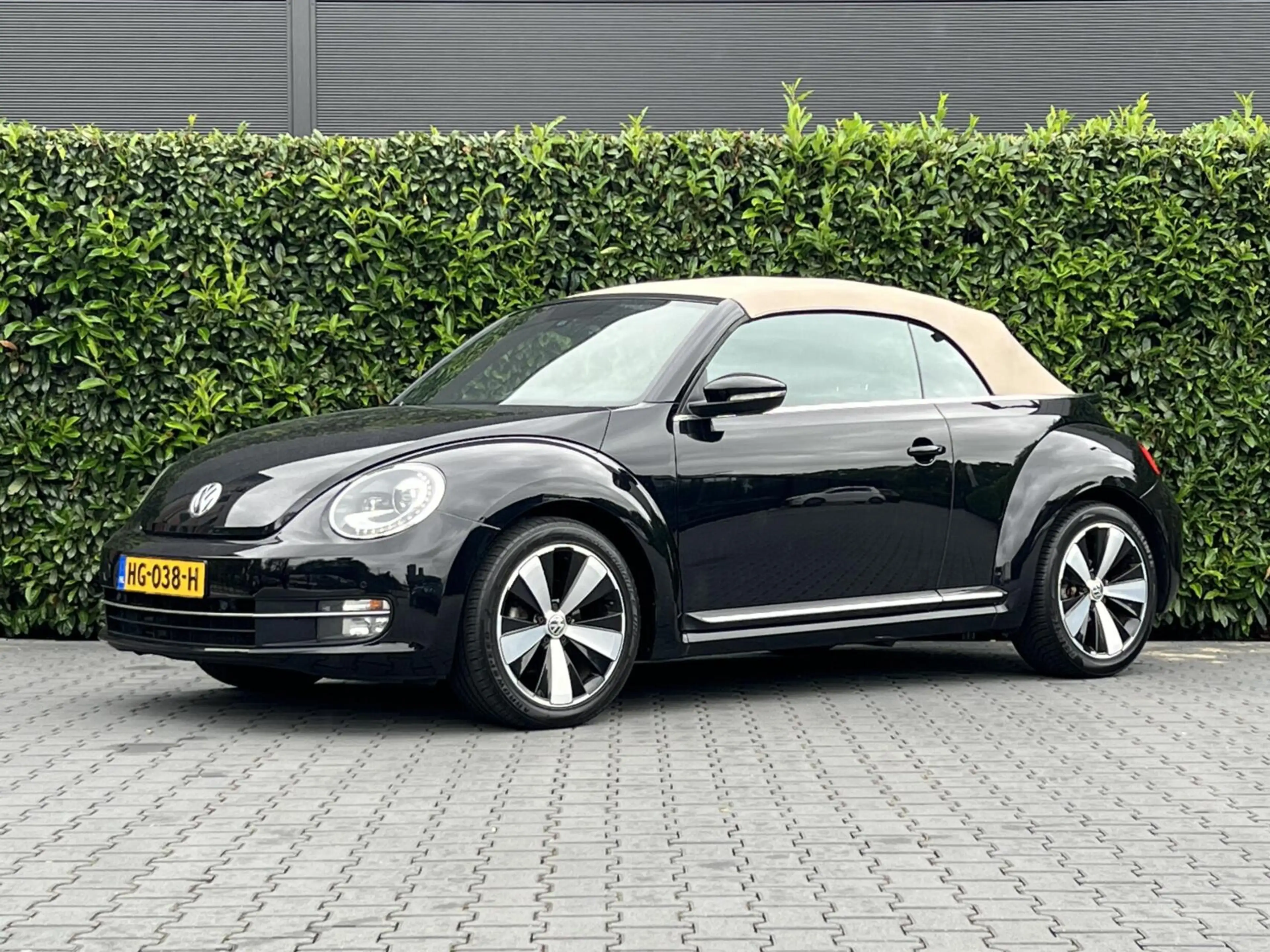 Volkswagen Beetle Cabriolet 1.4 TSI Sport BlueMotion, NL AUTO, NAP L — photo 2