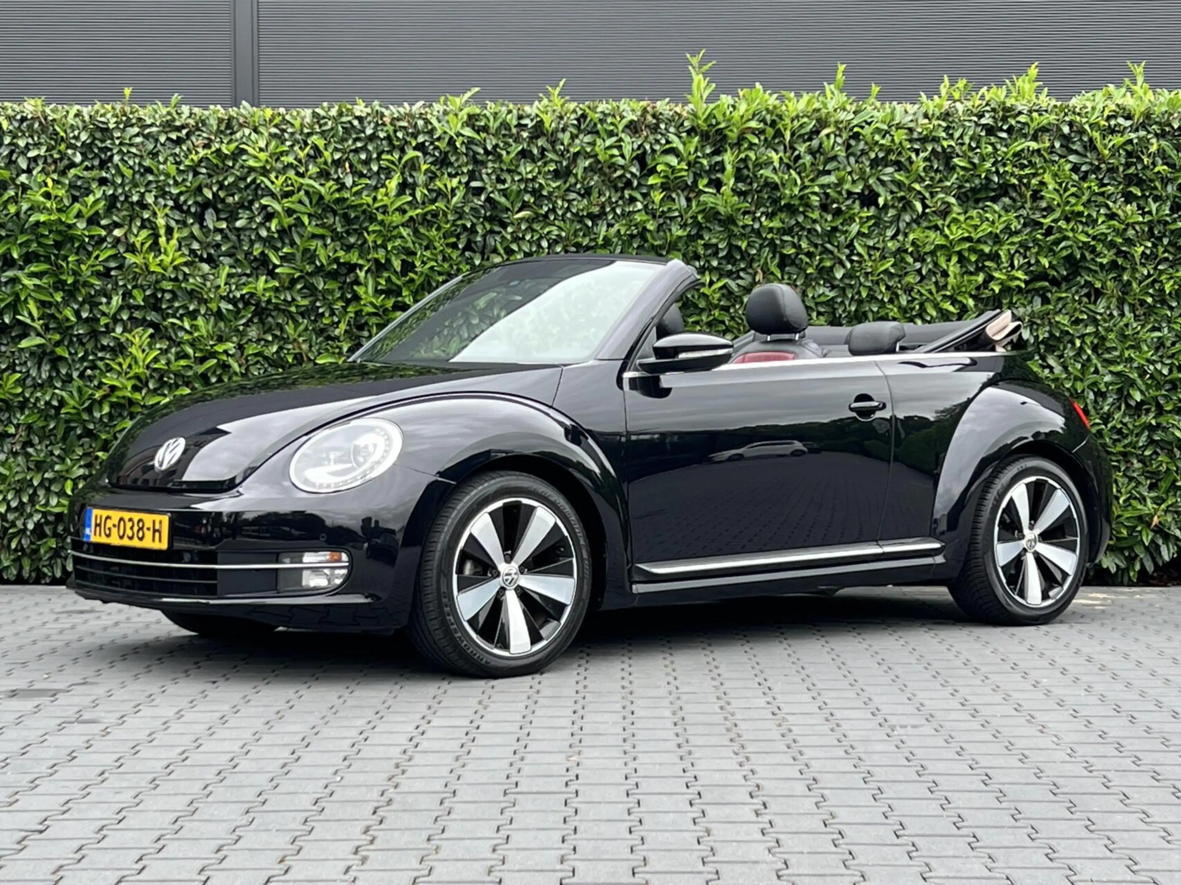 Volkswagen Beetle Cabriolet 1.4 TSI Sport BlueMotion, NL AUTO, NAP L