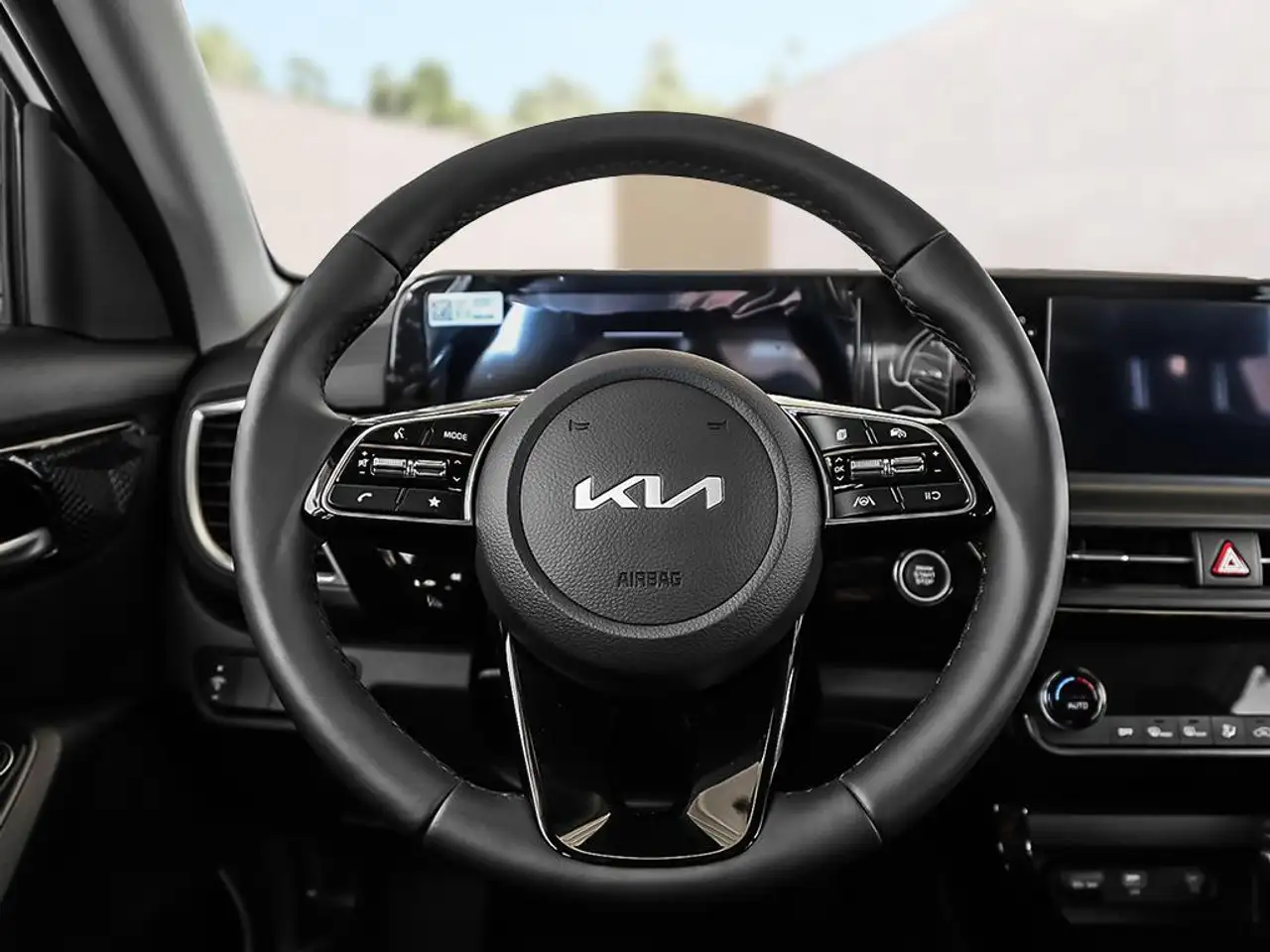 Kia Seltos снимка Kia Seltos