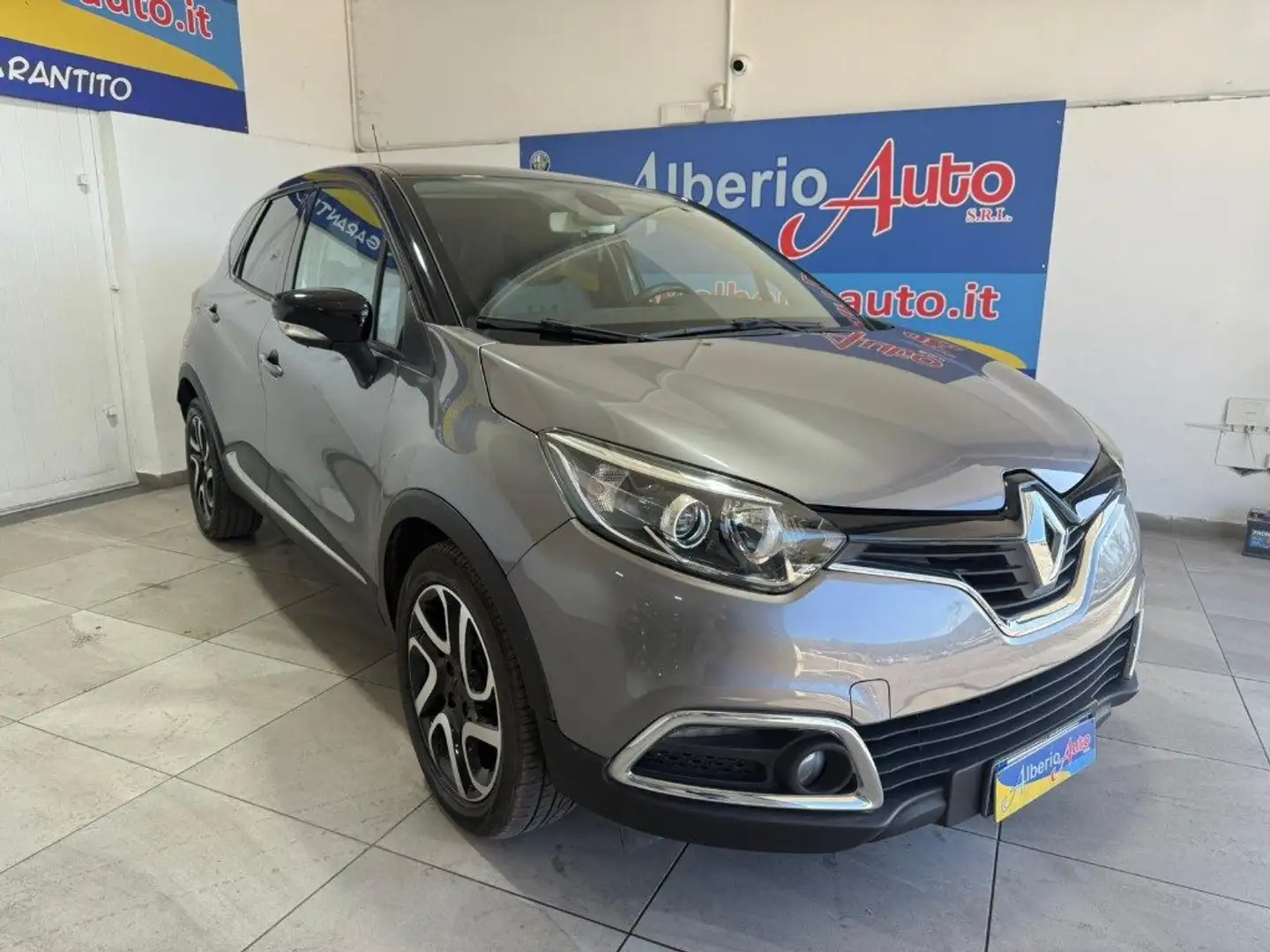 Renault Captur dCi 8V 90 CV Start&Stop Energy Grigio - 2