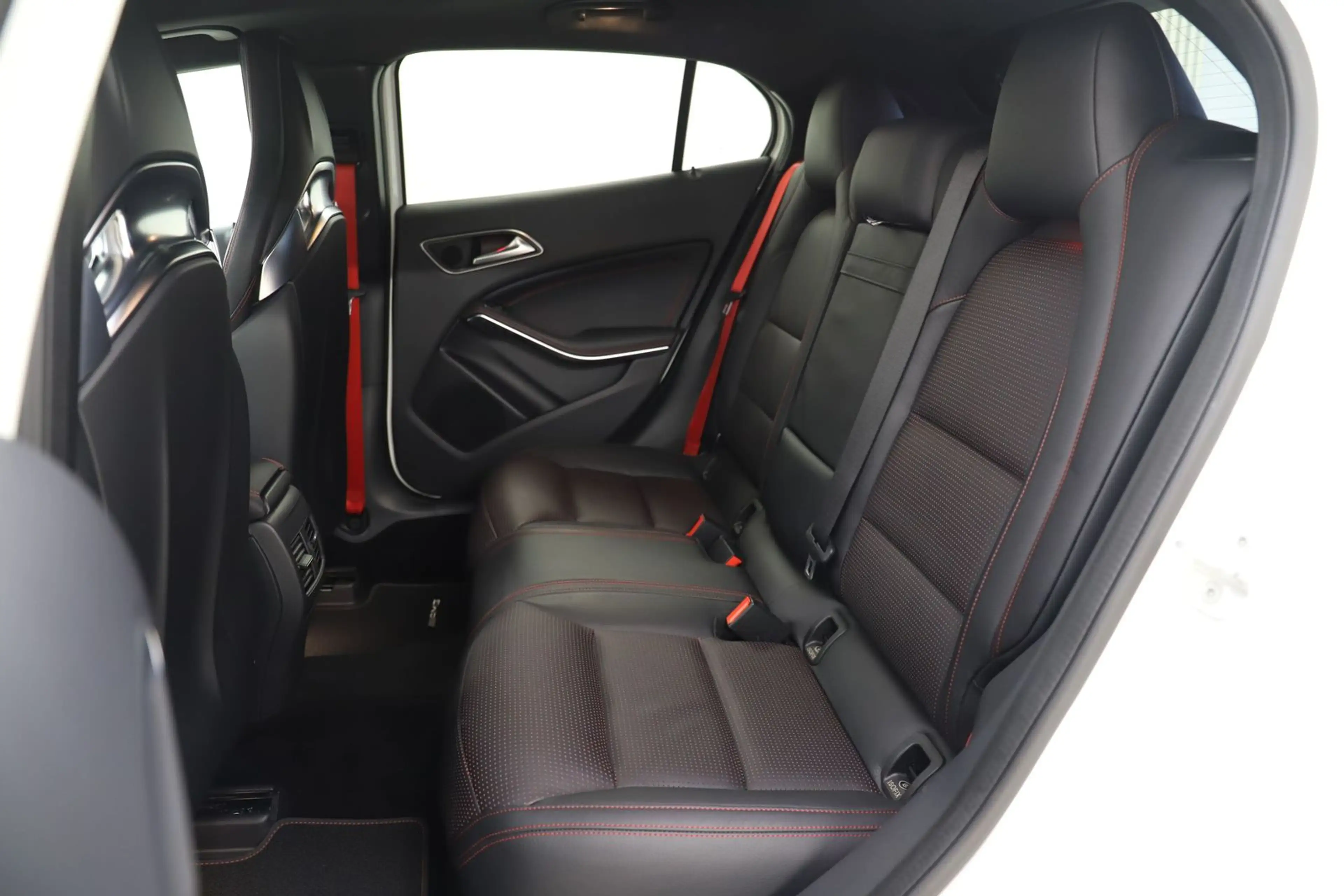 Mercedes-Benz GLA 45 AMG 381PS 7G 4M CARBON PAGA Performance — photo 11