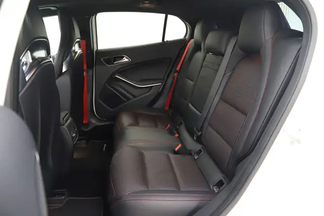 Mercedes-Benz Gla Class view 11
