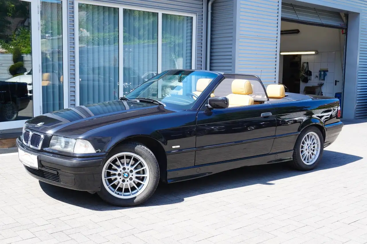 BMW 320 i Cabrio Schalter eVerd Leder Klima HiFi ASC, foto 2