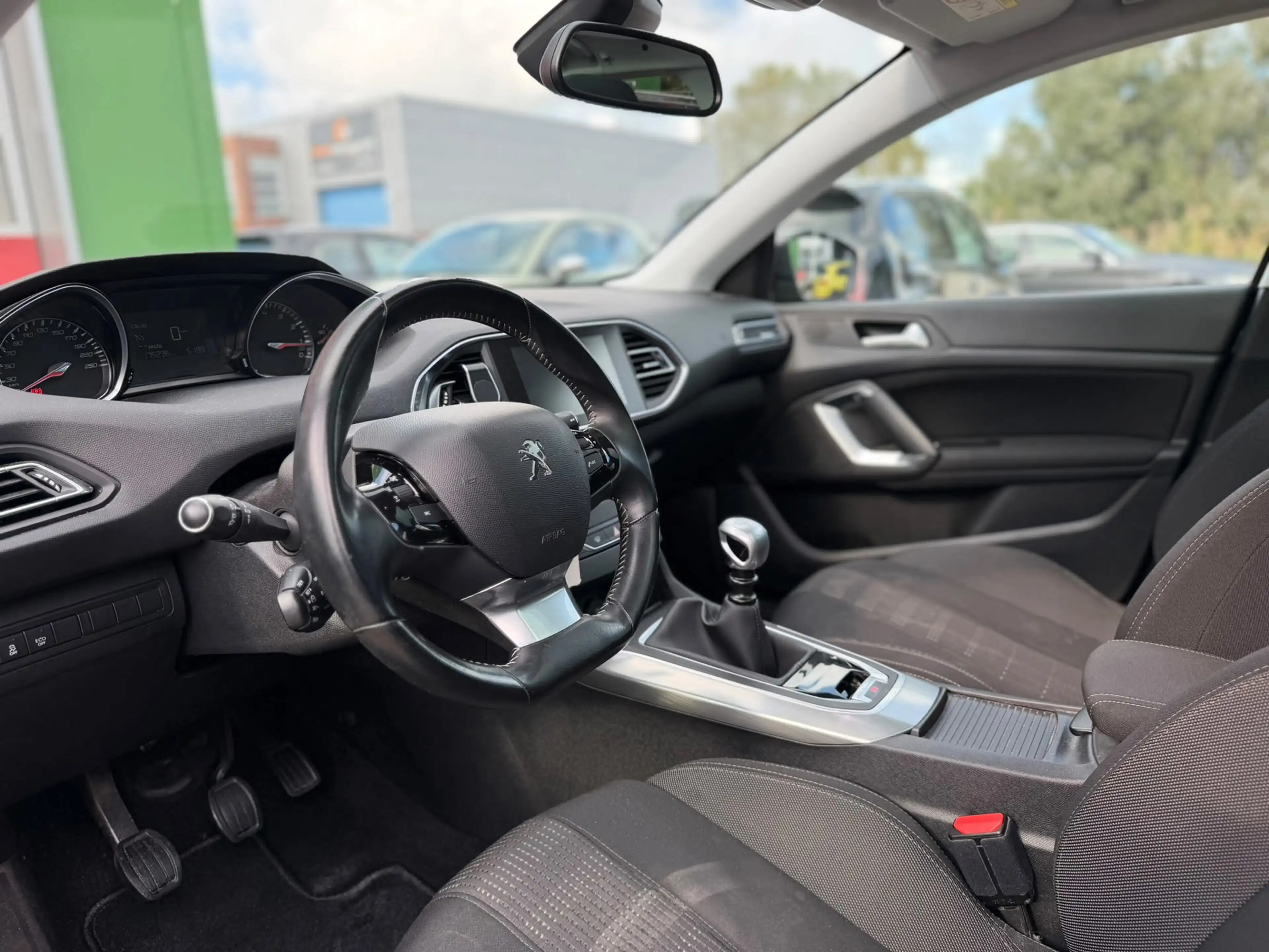 Peugeot 308 SW 1.2 PureTech Blue Lease Premium PDC AIRCO CRUIS — photo 10