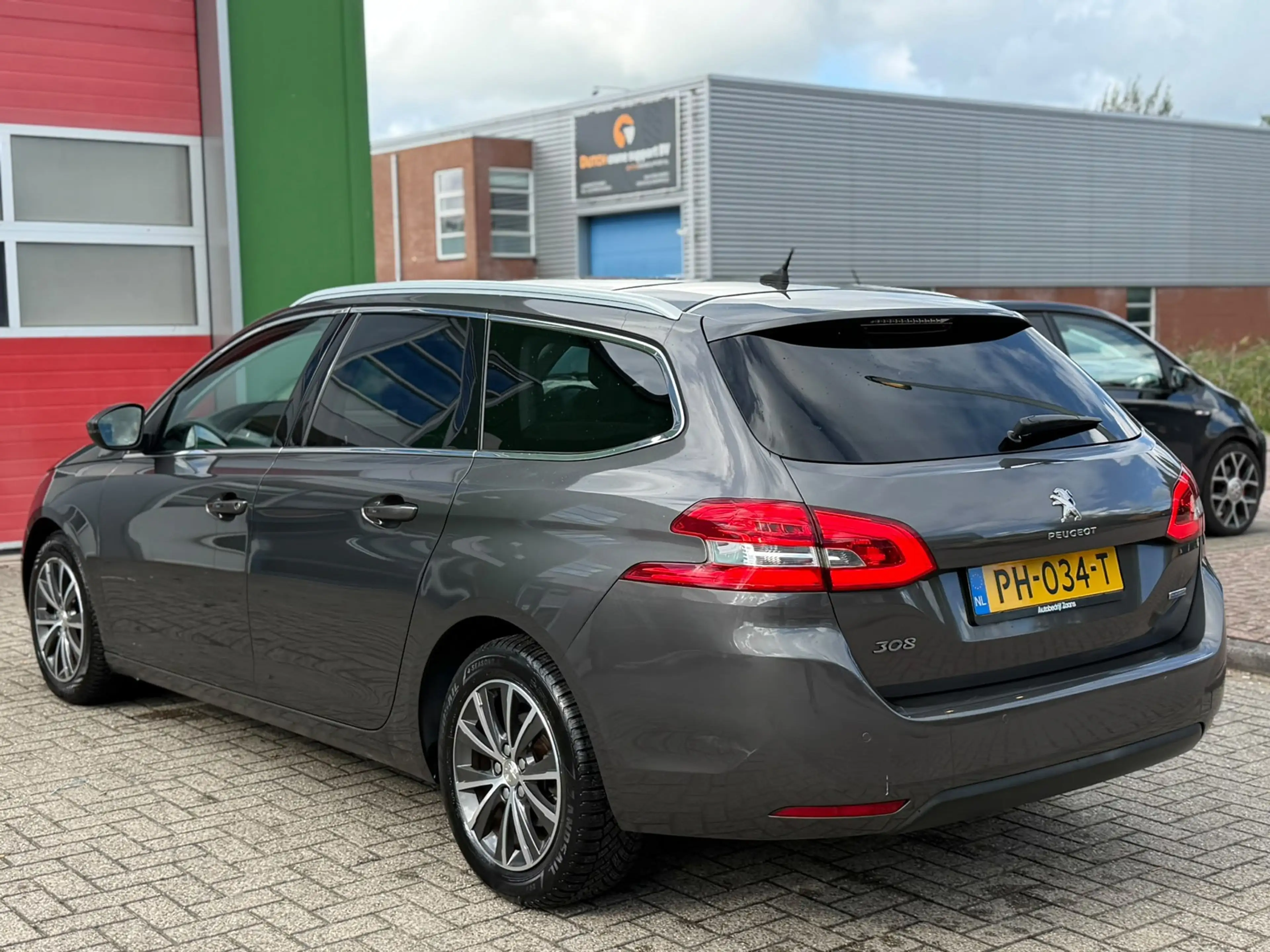 Peugeot 308 SW 1.2 PureTech Blue Lease Premium PDC AIRCO CRUIS — photo 4