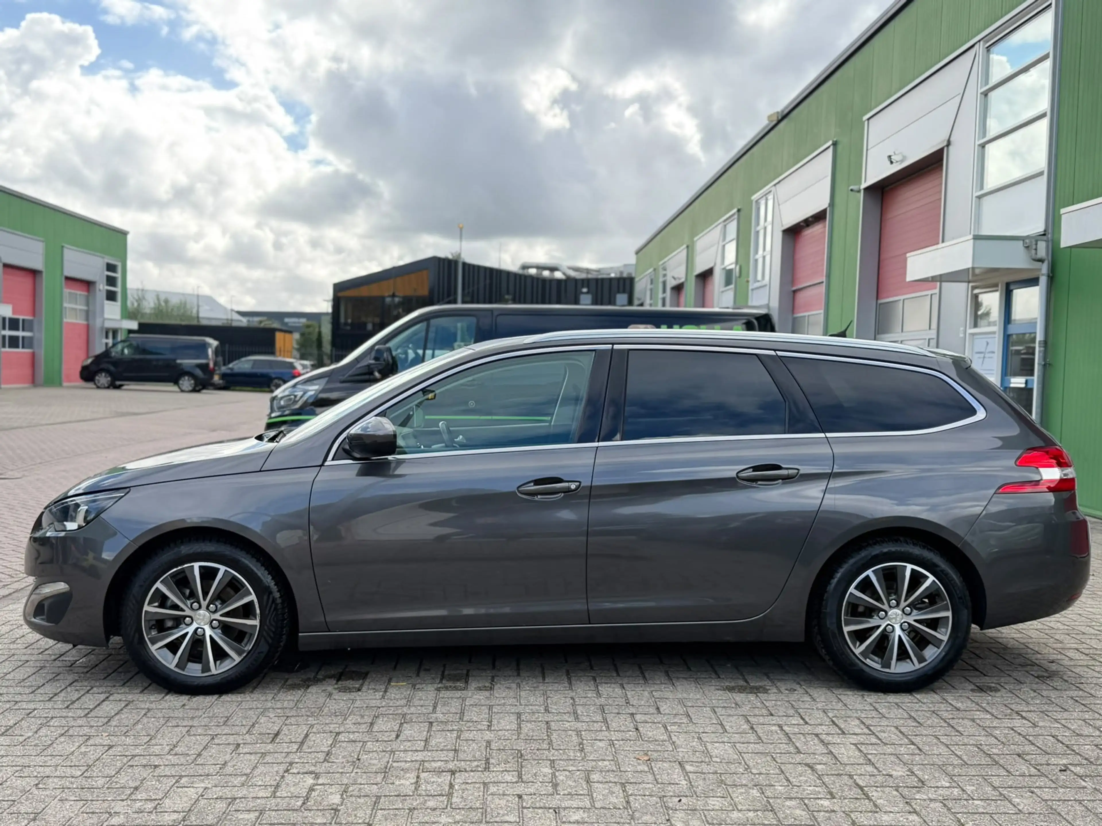 Peugeot 308 SW 1.2 PureTech Blue Lease Premium PDC AIRCO CRUIS — photo 7