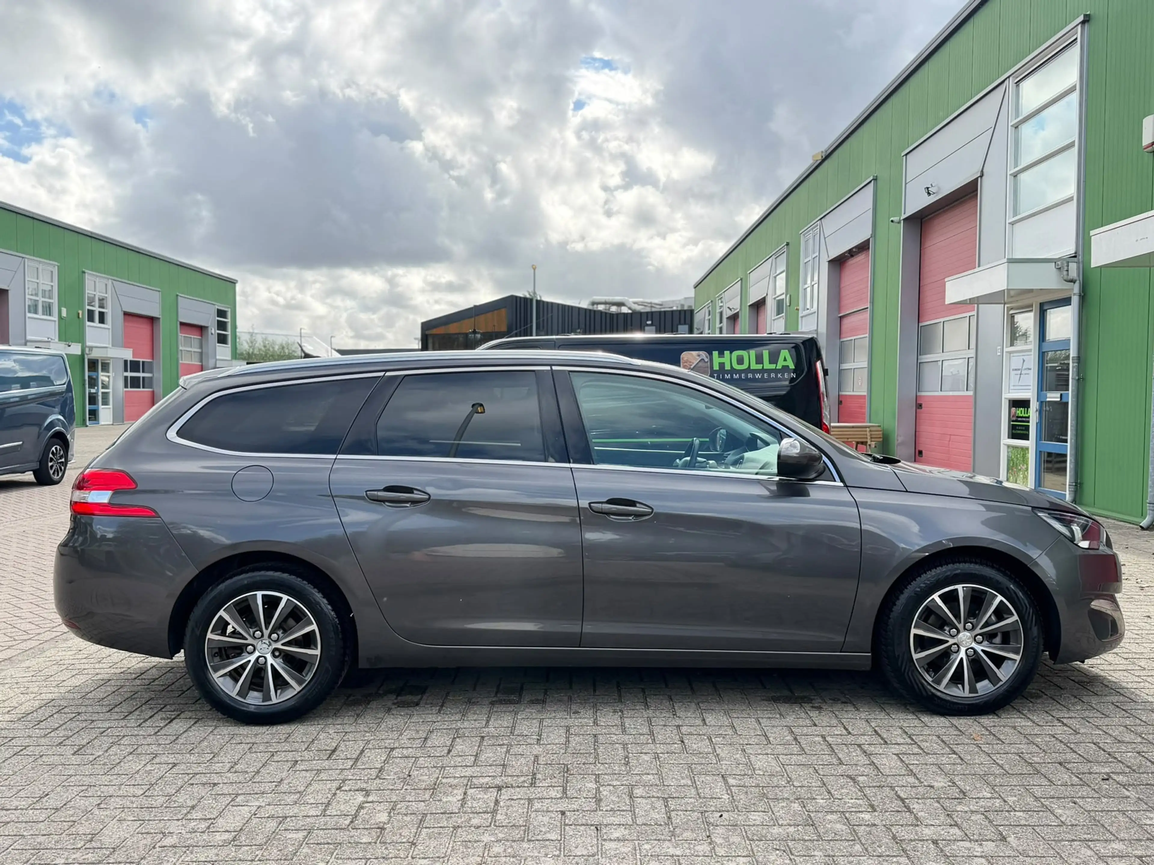 Peugeot 308 SW 1.2 PureTech Blue Lease Premium PDC AIRCO CRUIS — photo 8