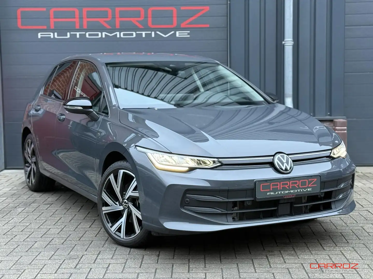 Volkswagen Golf 1.5 eTSI Life Edition ACC LED Ambiance CarPlay Gris - 1