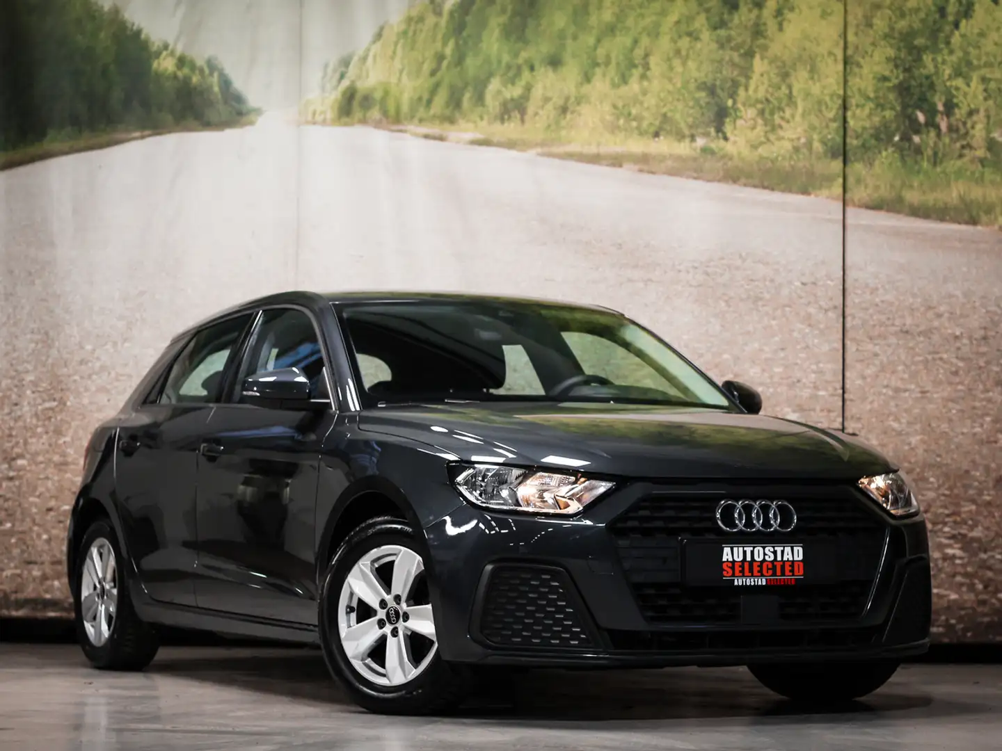 Audi A1 Attraction Grijs - 1
