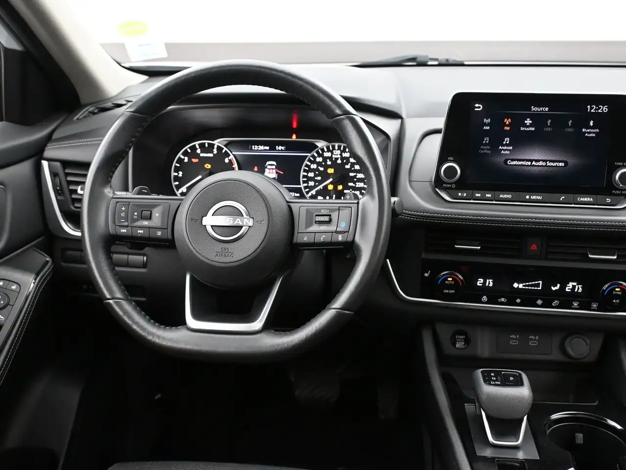 Nissan Rogue снимка Nissan Rogue