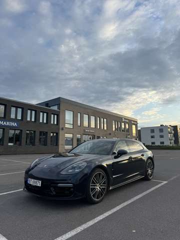 Imagine Porsche Panamera 4 E-Hybrid Sport Turismo