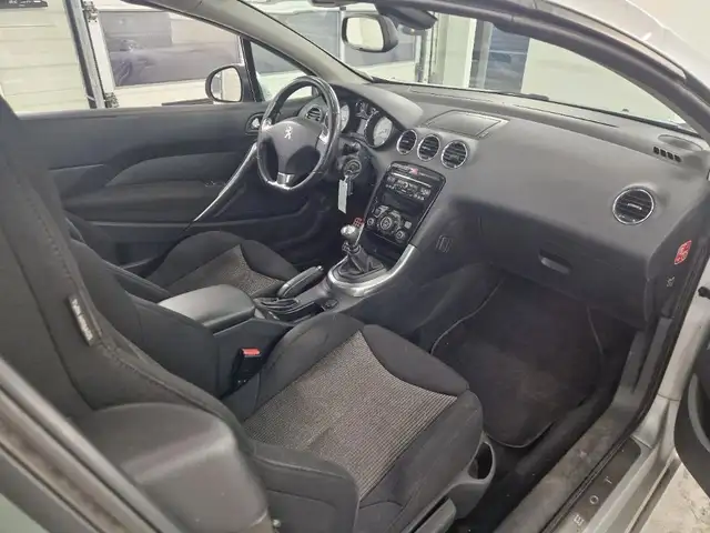 Peugeot 308 view 6
