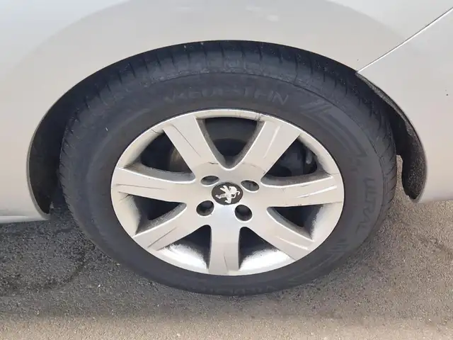 Peugeot 308 view 13