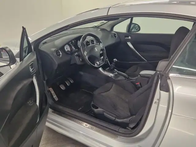 Peugeot 308 view 5