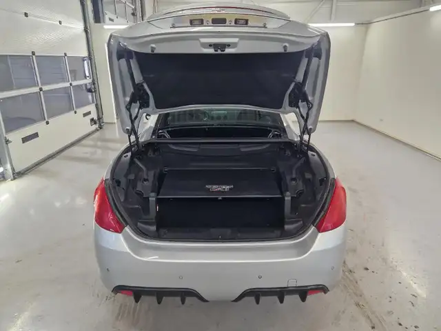 Peugeot 308 view 9