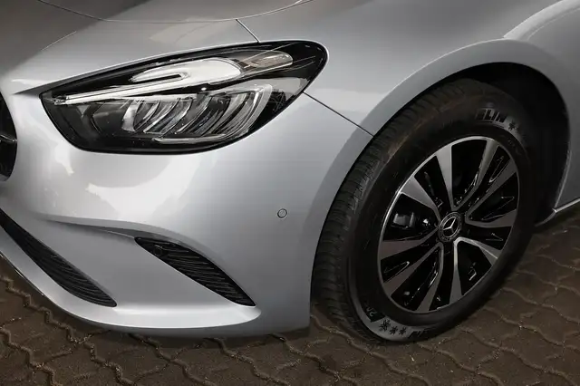 Mercedes-Benz B-Class view 4