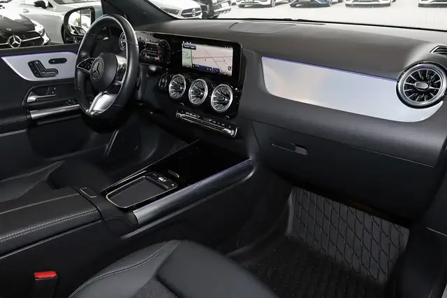 Mercedes-Benz B-Class view 9
