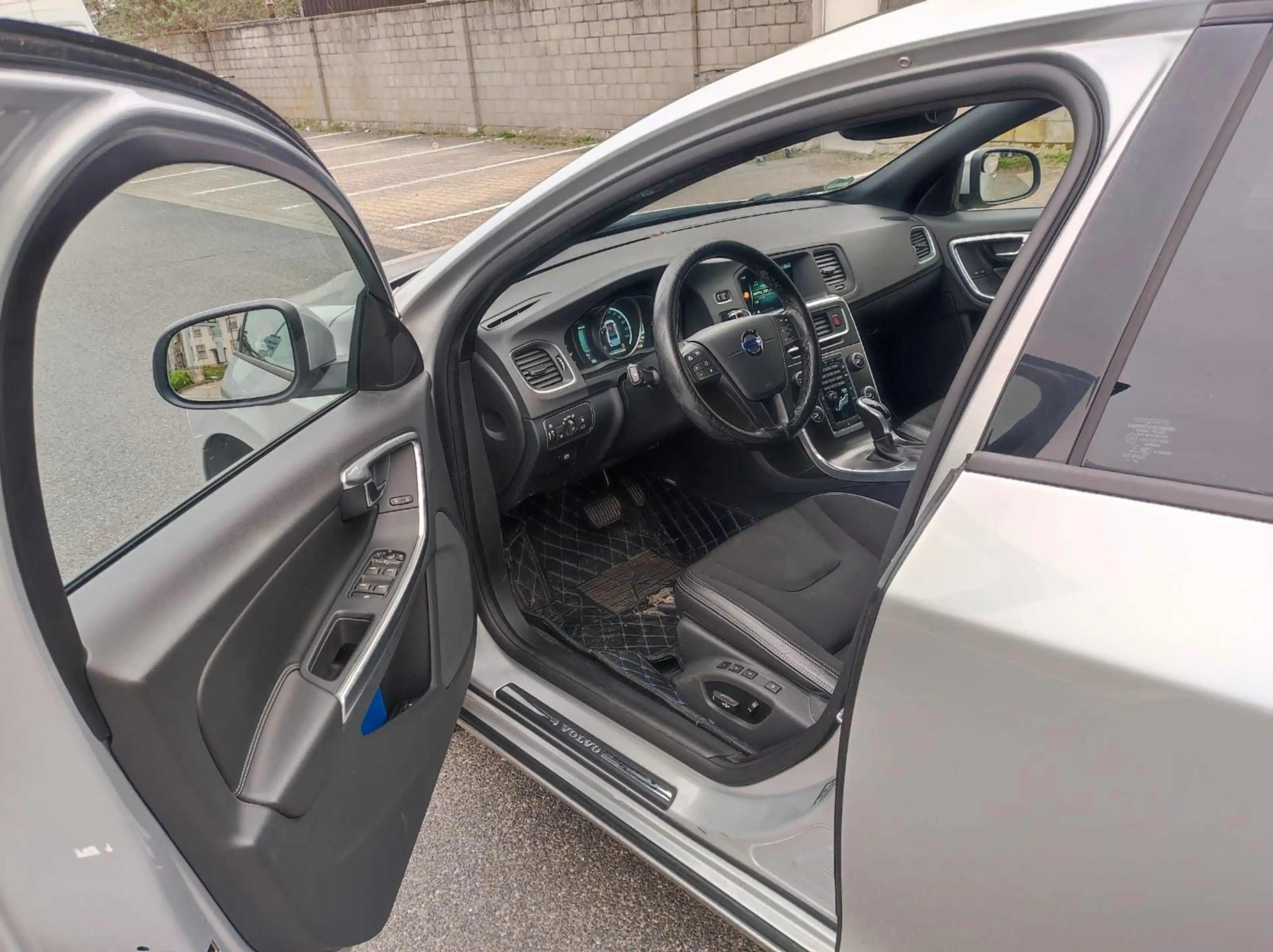 Volvo S60 Lim. Linje Business Navi Leder Xenon — photo 7