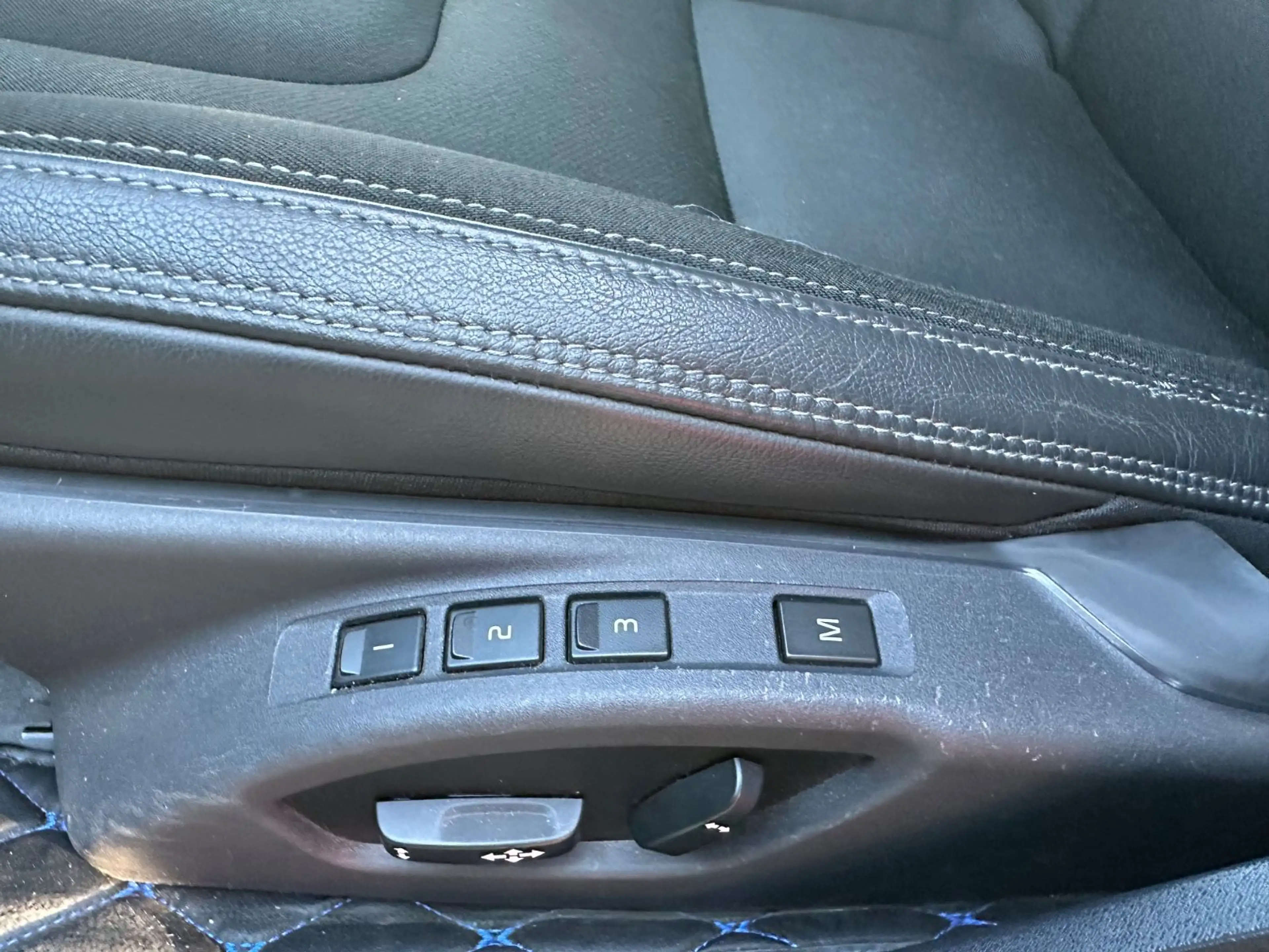 Volvo S60 Lim. Linje Business Navi Leder Xenon — photo 13