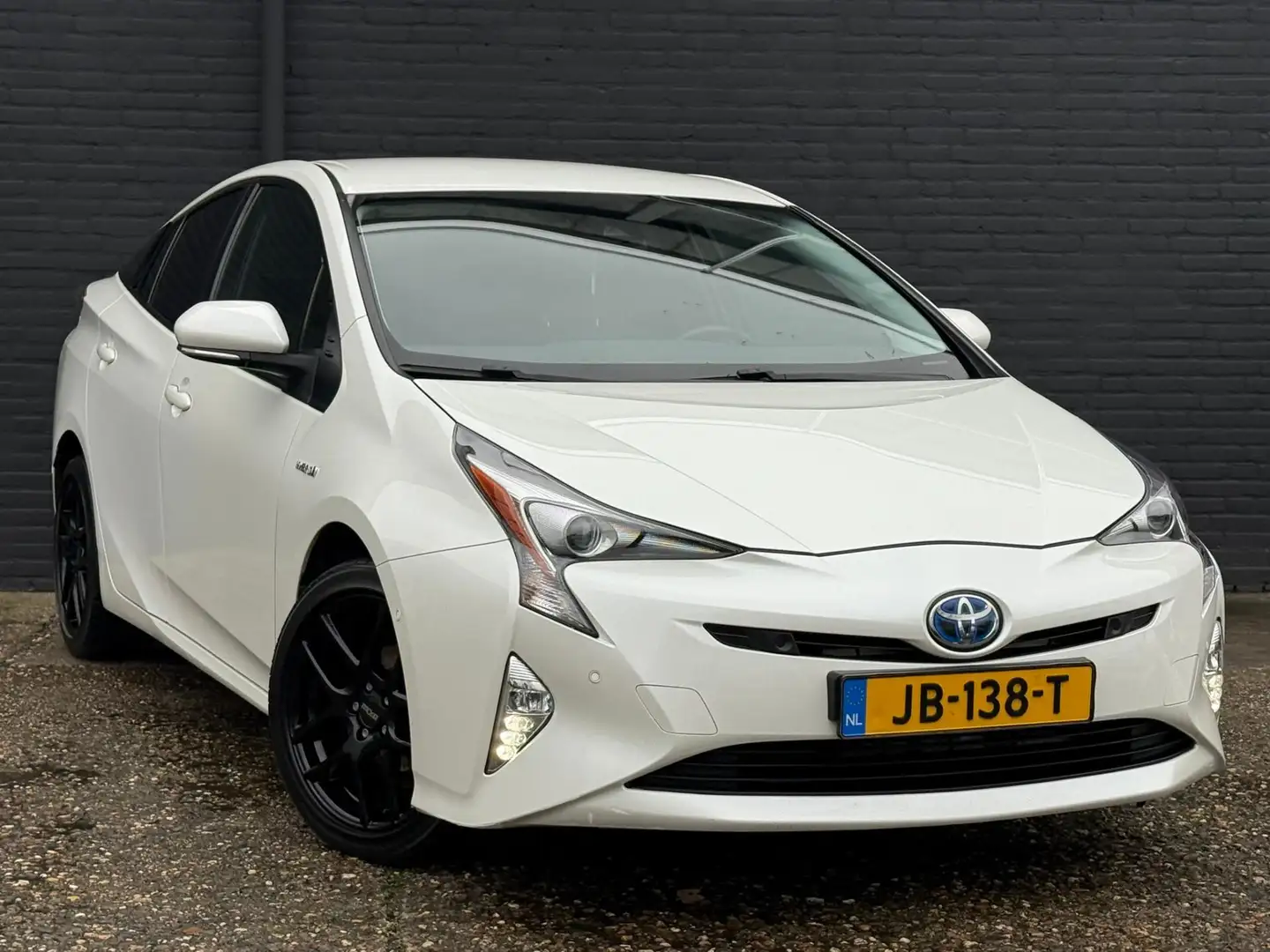 Toyota Prius 1.8 Executive NAVI | PDC | CAMERA | LEDER | TREKHA Blanc - 2