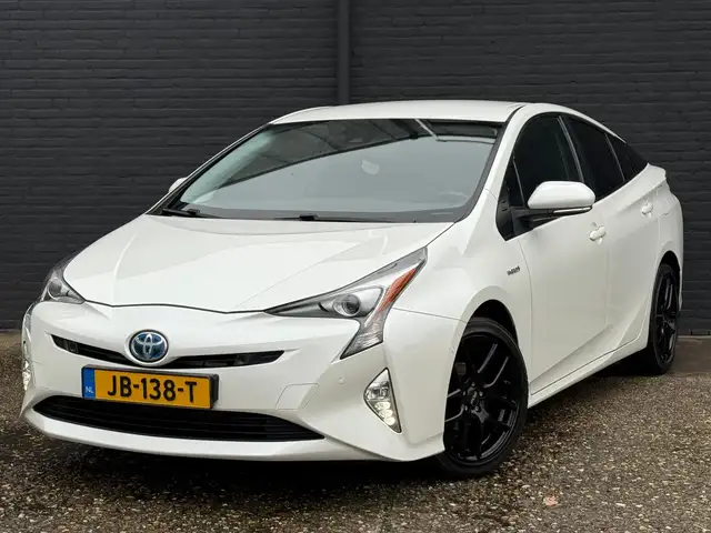 Toyota Prius 1.8 Executive NAVI | PDC | CAMERA | LEDER | TREKHA