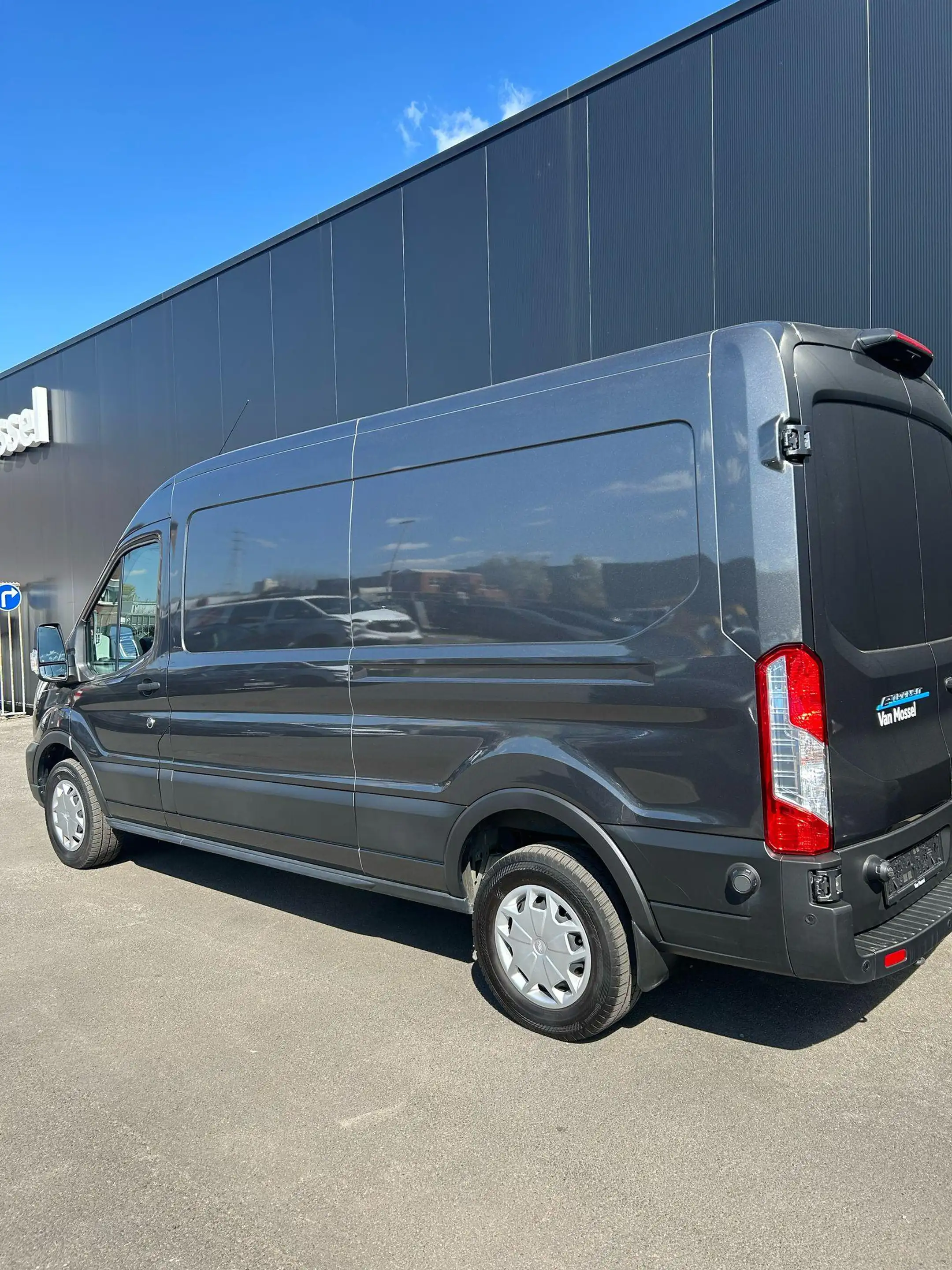 Ford E-Transit 2T 350 L3H2 Trend — photo 5