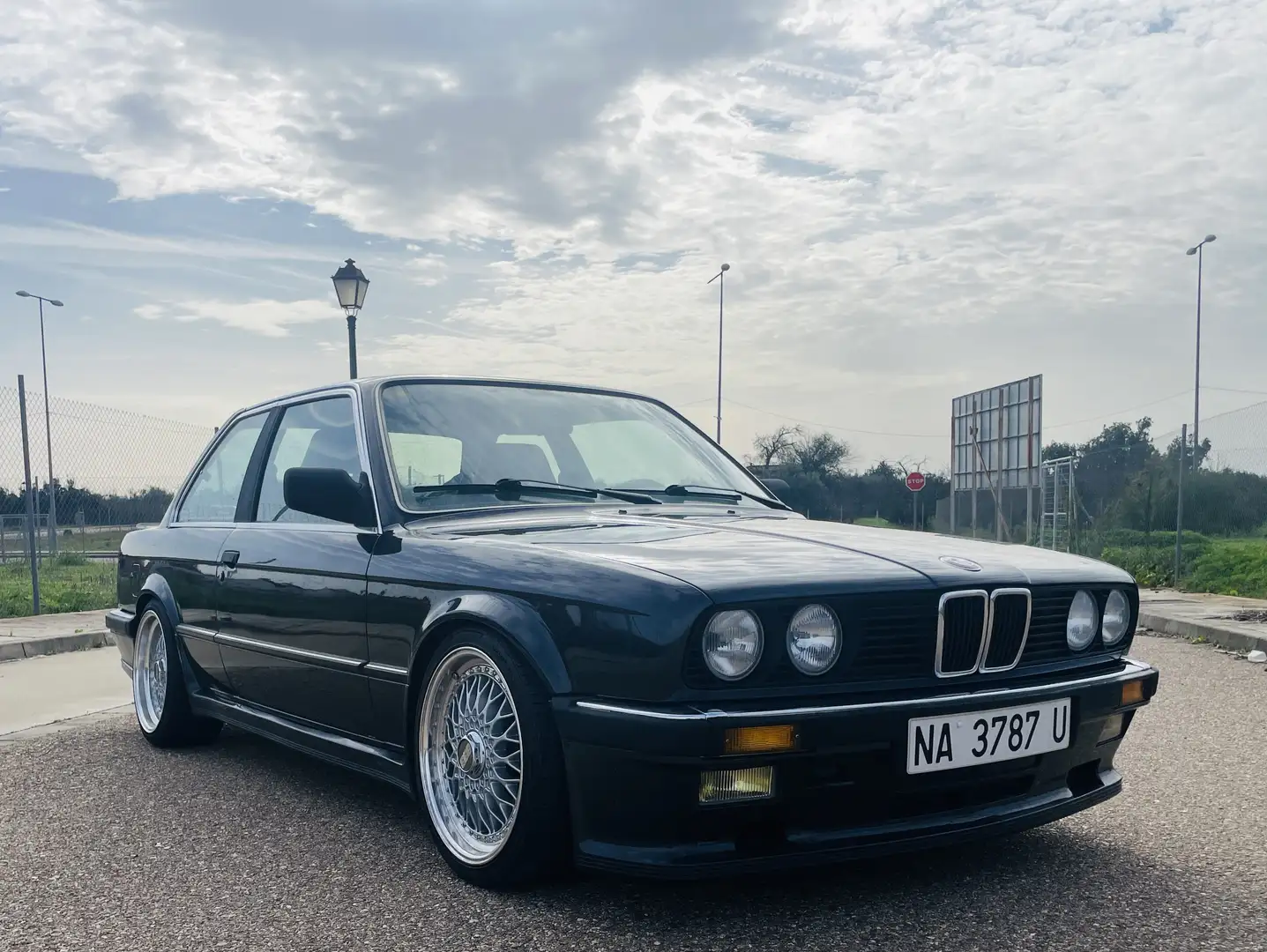BMW 325 325i - 1