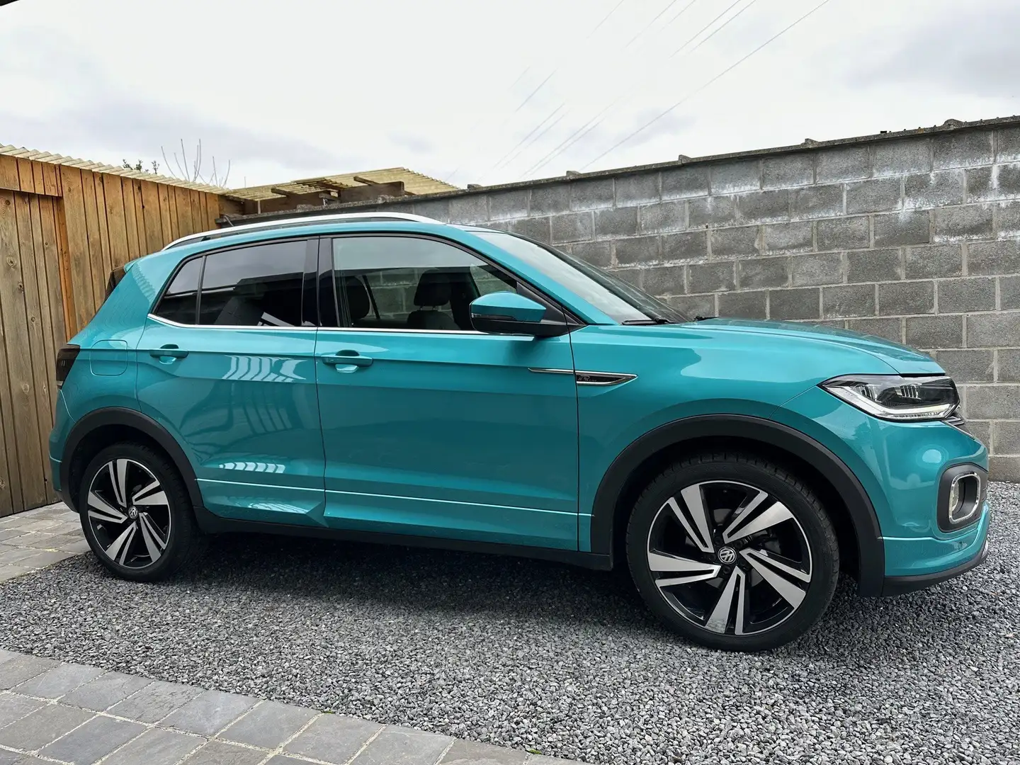 Volkswagen T-Cross 1.0 TSI 3x R Line DSG Keyless Led Navi ACC Lineass Blauw - 1