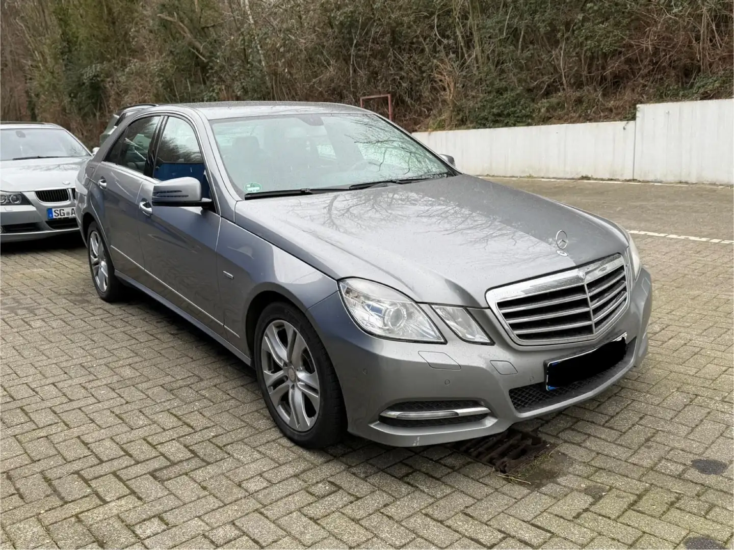 Mercedes-Benz E 220 CDI DPF BlueEFFICIENCY Automatik Elegance - 1