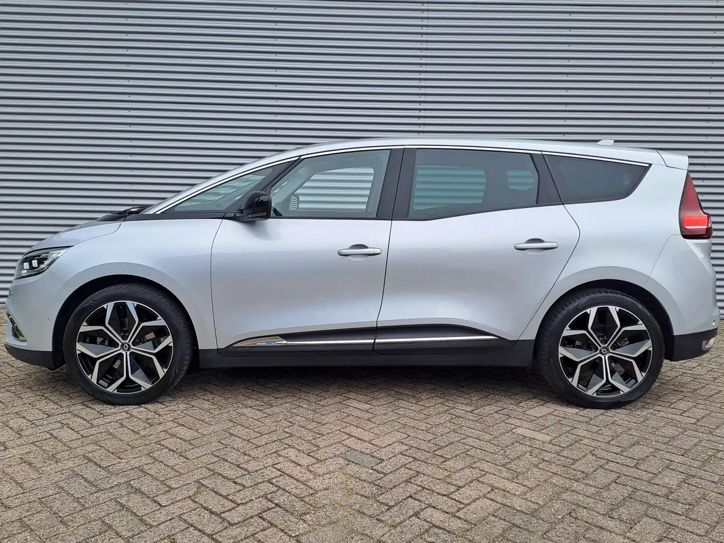 Renault Grand Scenic 1.3 TCe Techno 7p. | 7 Pers. | Navi | 20 '' LM | C Grijs - 2