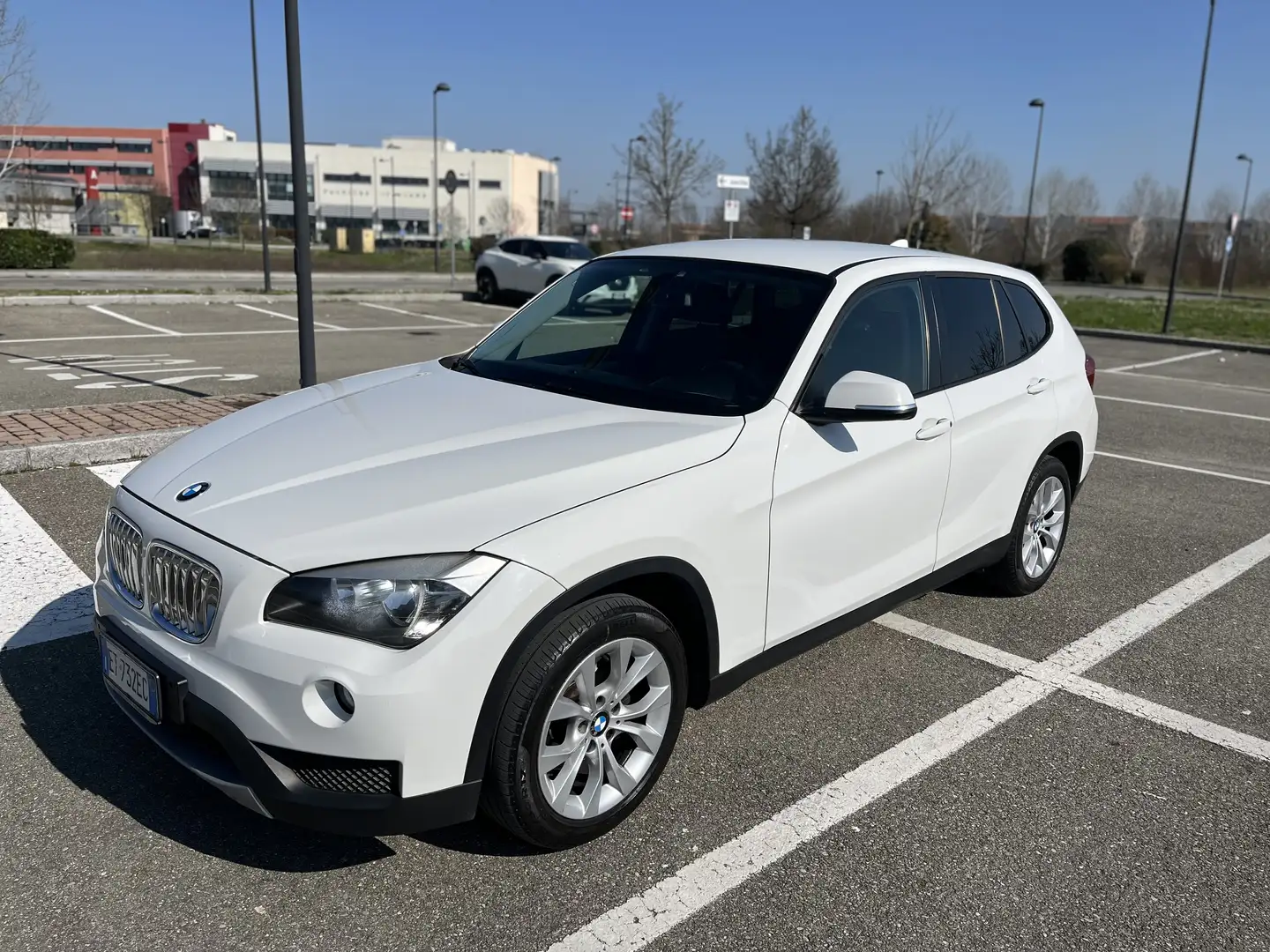 BMW X1 Sdrive 1.8d Bílá - 2