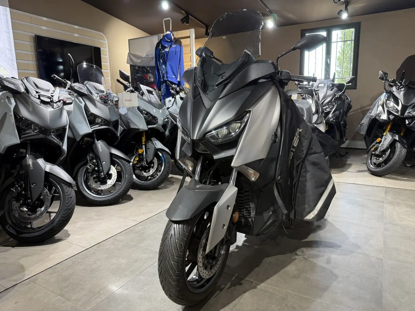 Yamaha X-Max 400 Серый - 1