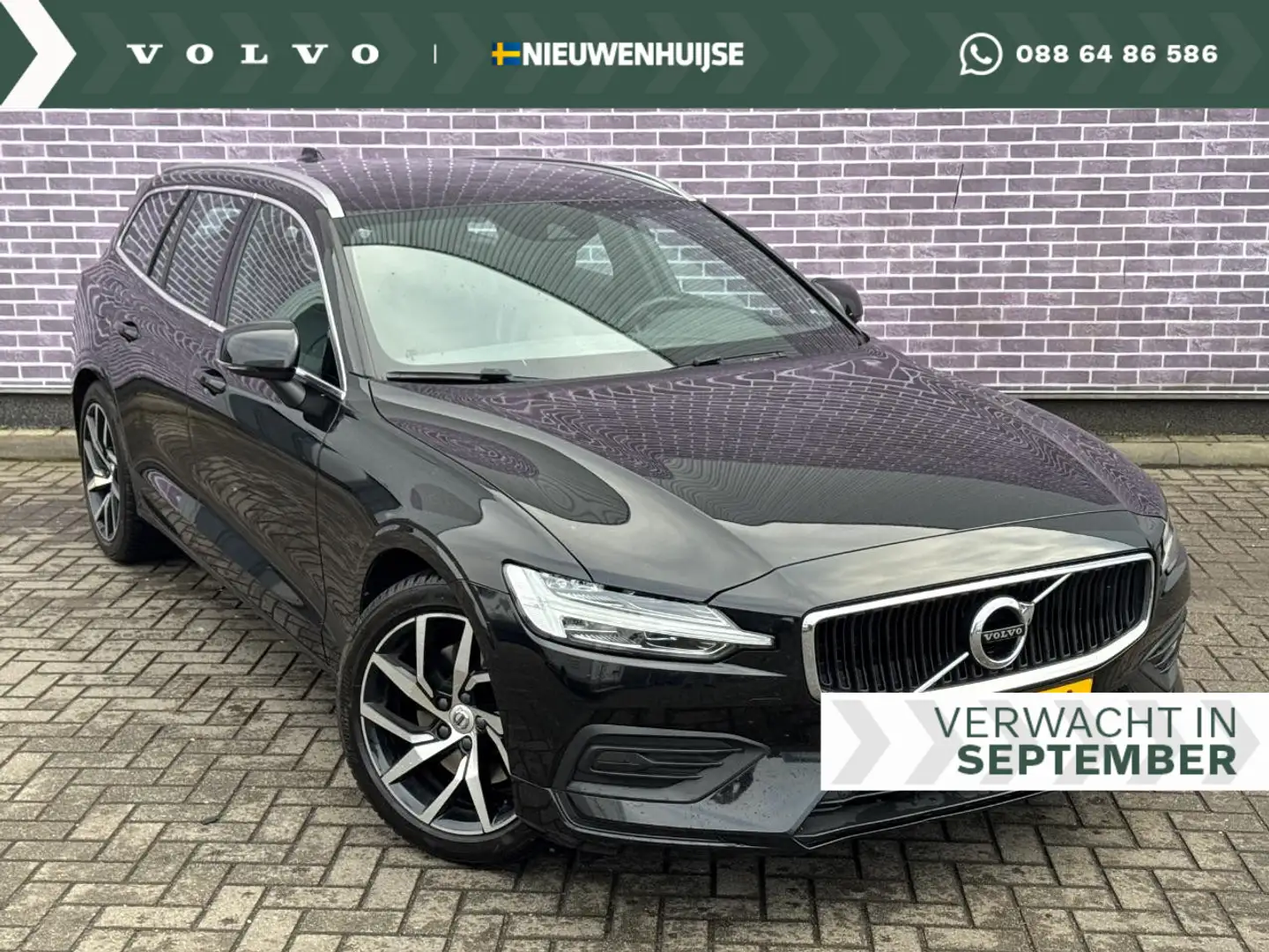 Volvo V60 T4 210pk Automaat Momentum Pro | Navi | Comfortsto Zwart - 1