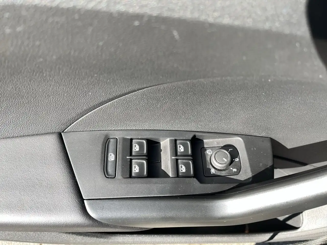 Volkswagen T-Cross 1.0 TSI Life LED ACC App-Connect 14