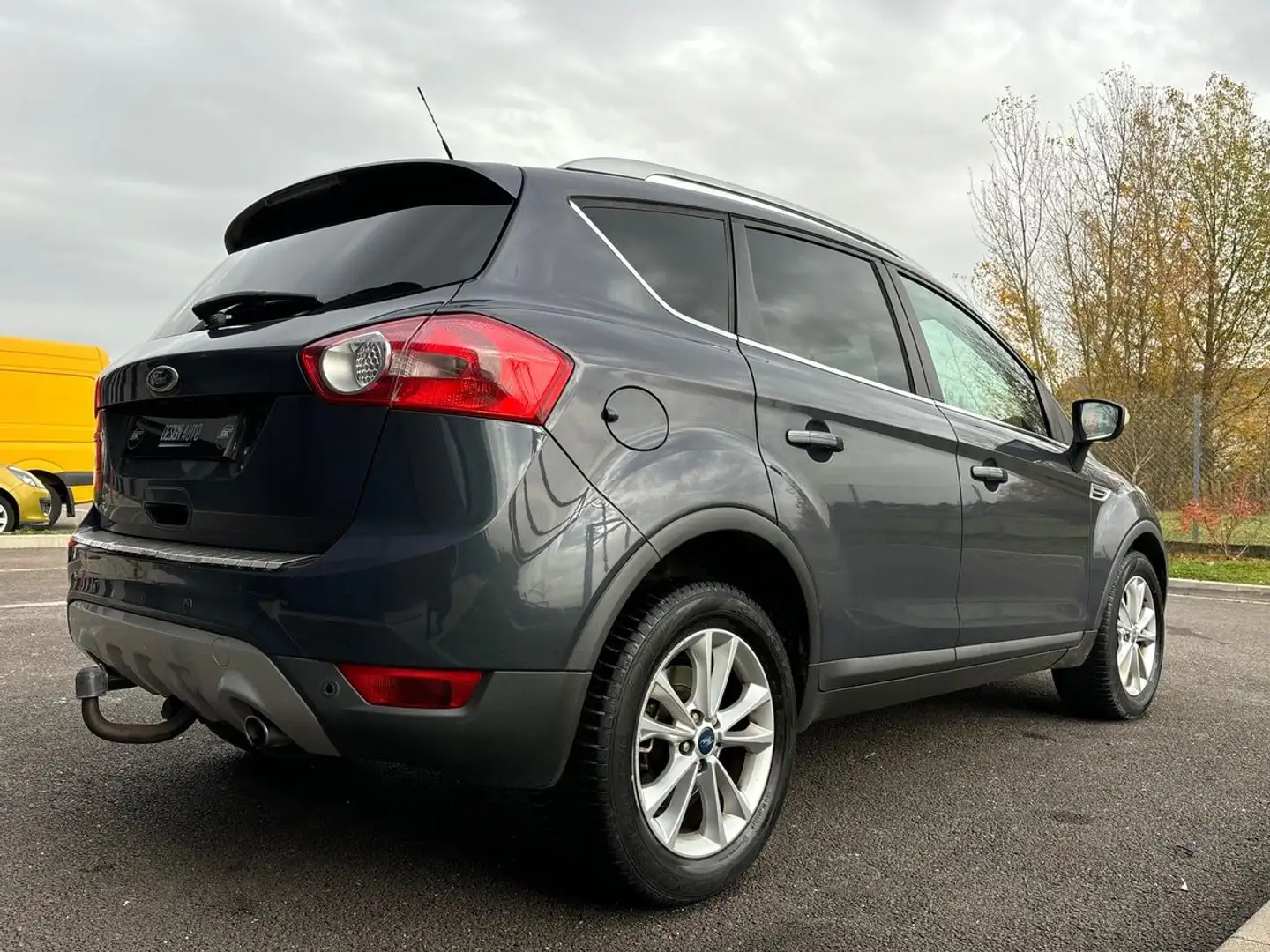 Ford Kuga 2.0 TDCI 140 CH TITANIUM 4X4 - HISTORIQUE COMPLET - 1 ERE MAIN Grijs - 2