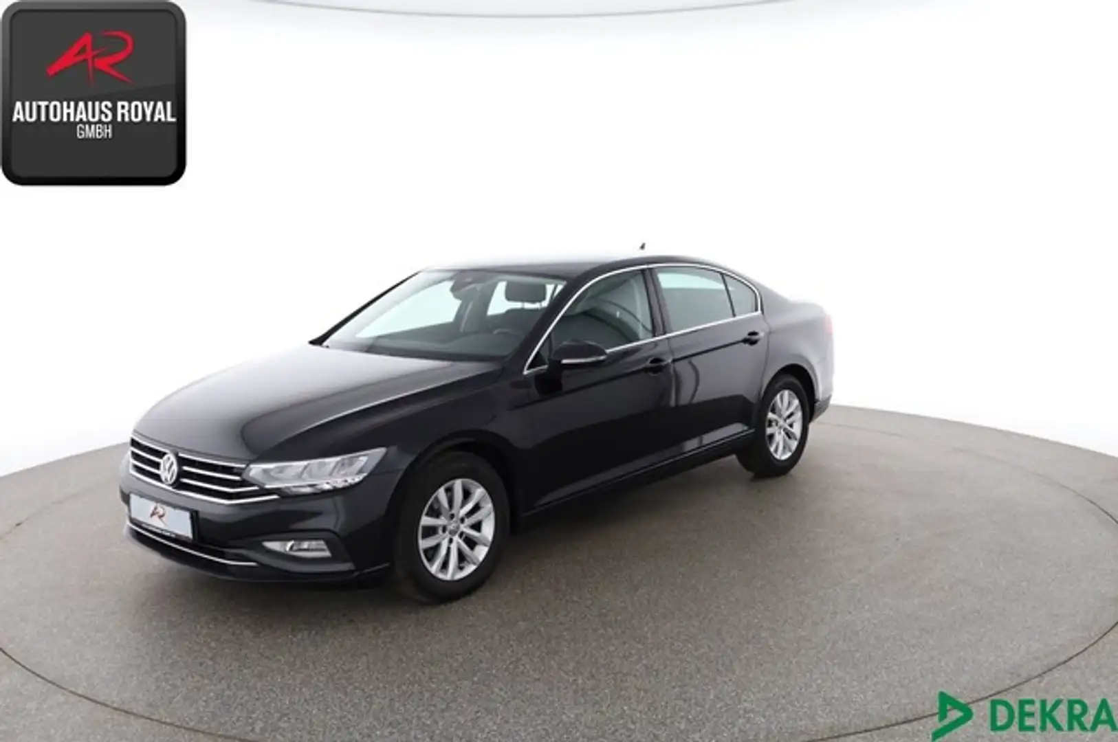 Volkswagen Passat 1.5 TSI MASSAGE,360GRAD,ACC,SPURHALTE,1HD Fekete - 1