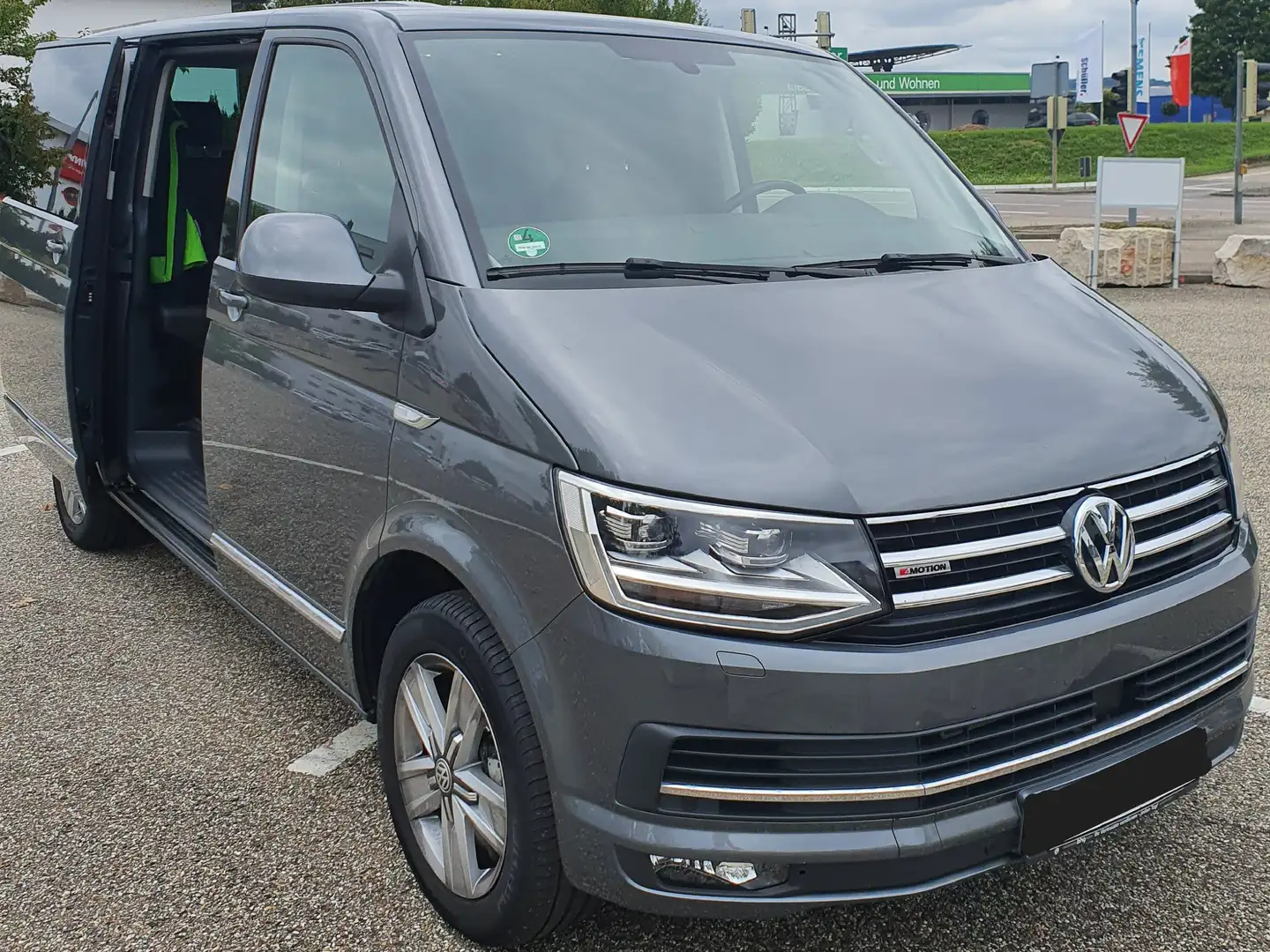 Volkswagen T6 Multivan Multivan DSG Kurz 4MOTION Comfortline Grau - 2