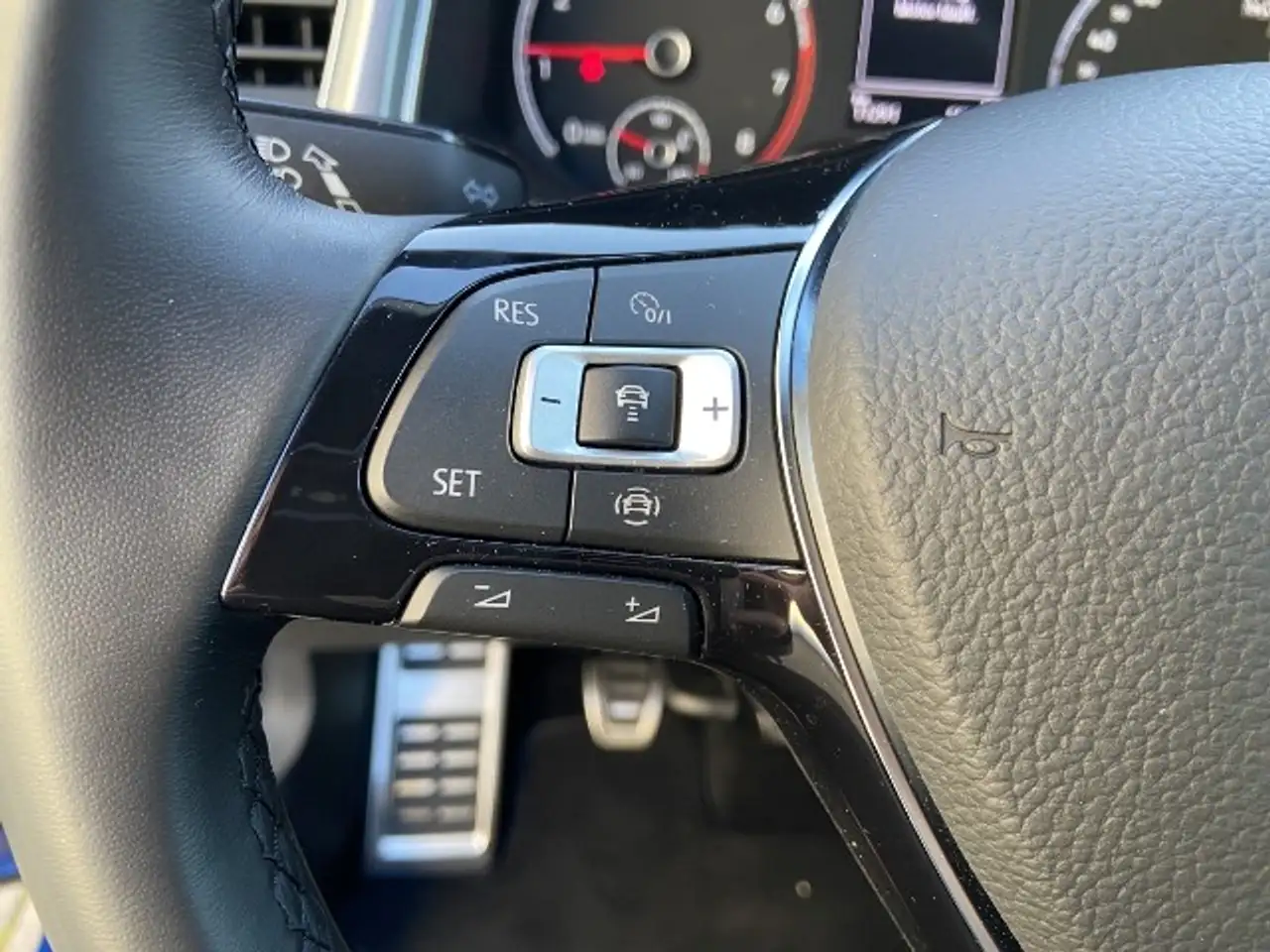 Volkswagen T-Roc Cabriolet 1.0 TSI Active — photo 8