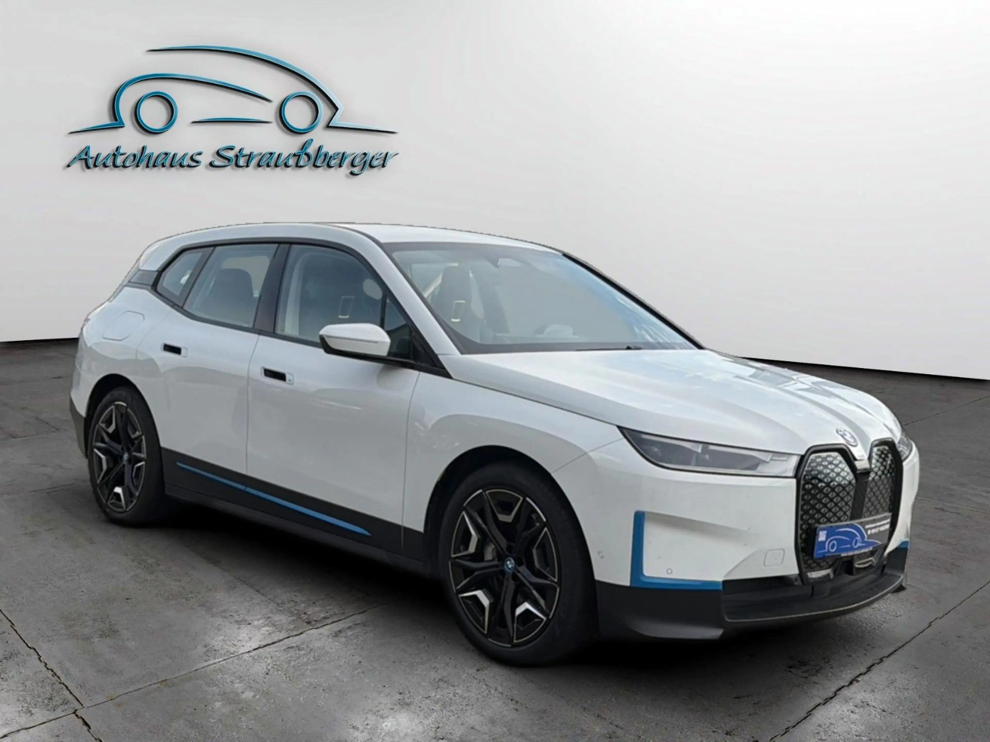 BMW iX 50 xDrive Kamera H&K SoftClose NP 114.000€