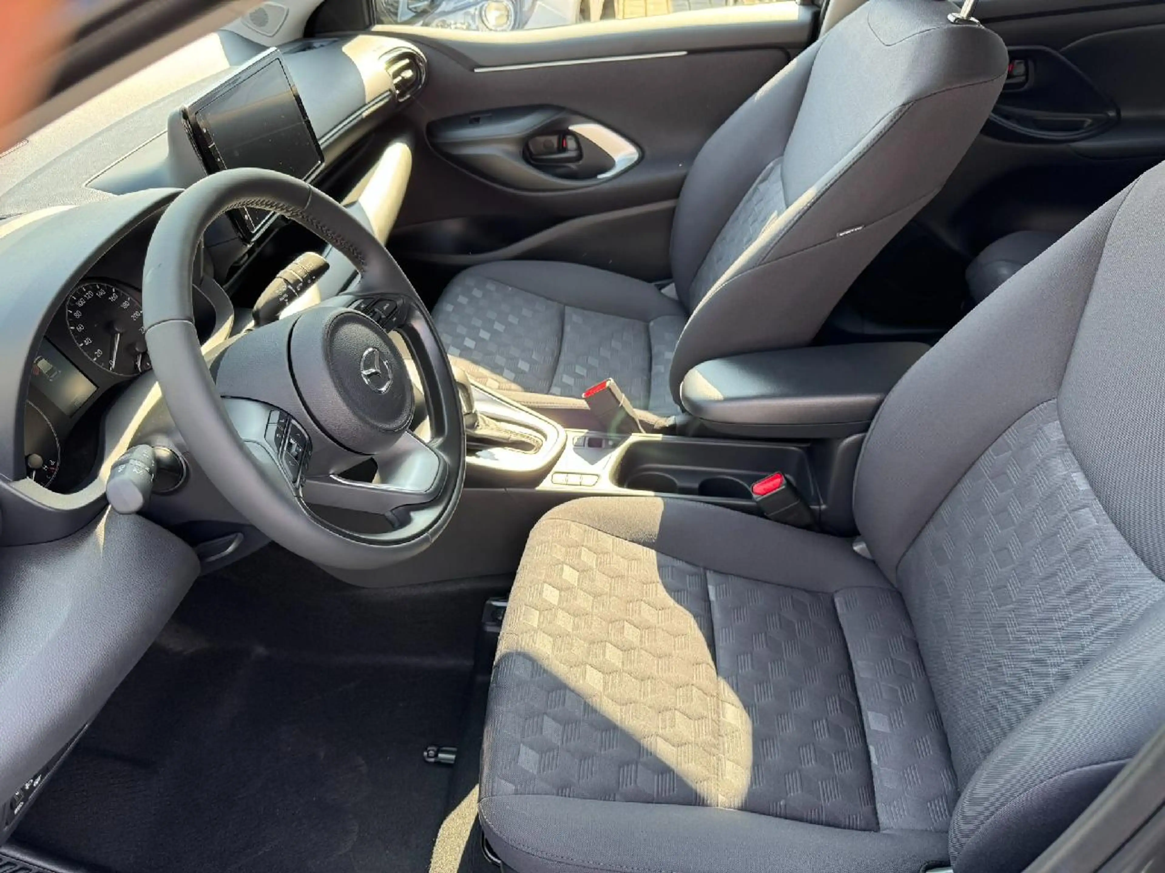Mazda 2 1.5L Hybrid VVT-i 116 CVT Exclusive — photo 8