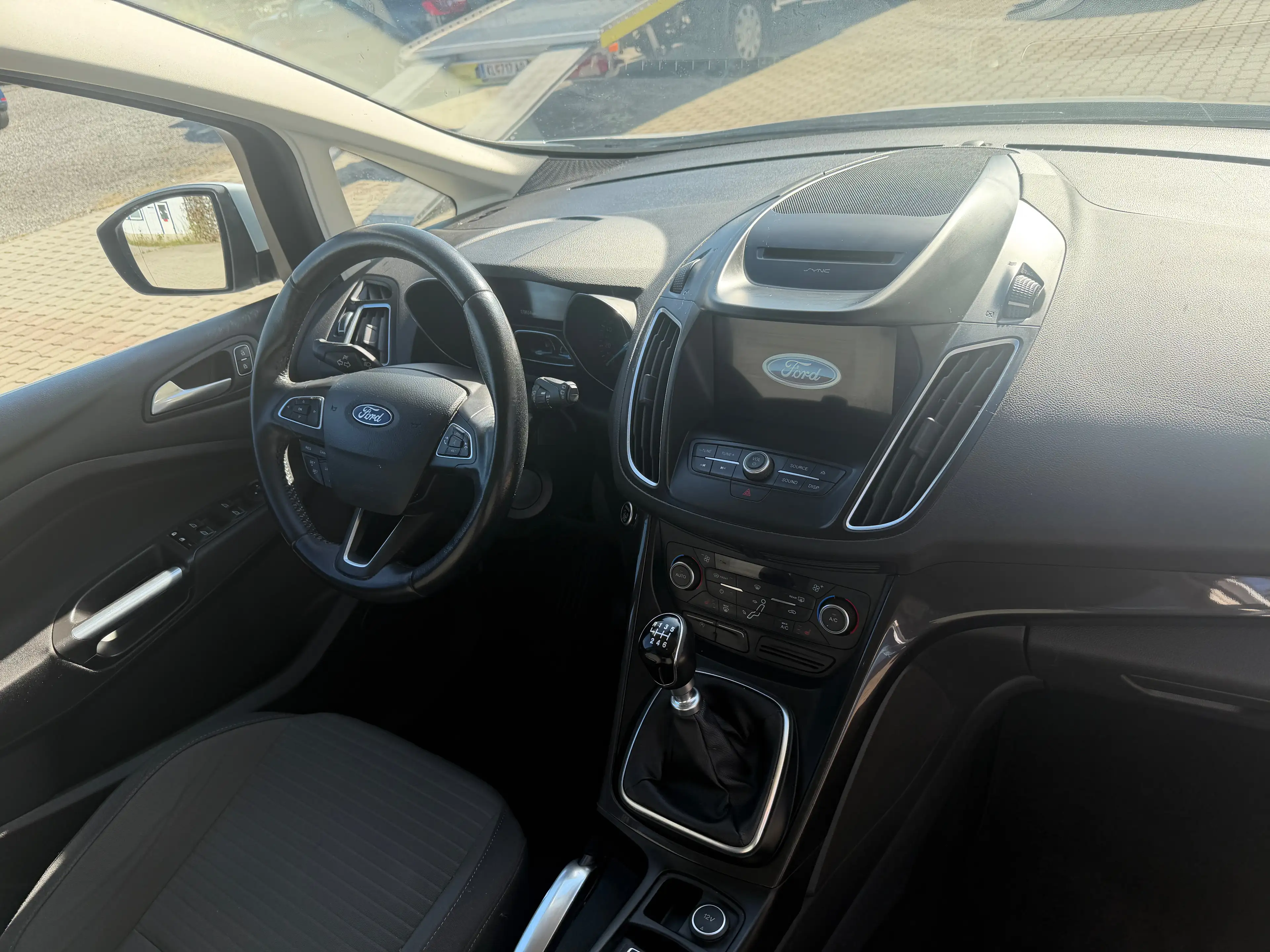 Ford Grand C-Max 1.5 Benzin Titanium — photo 7