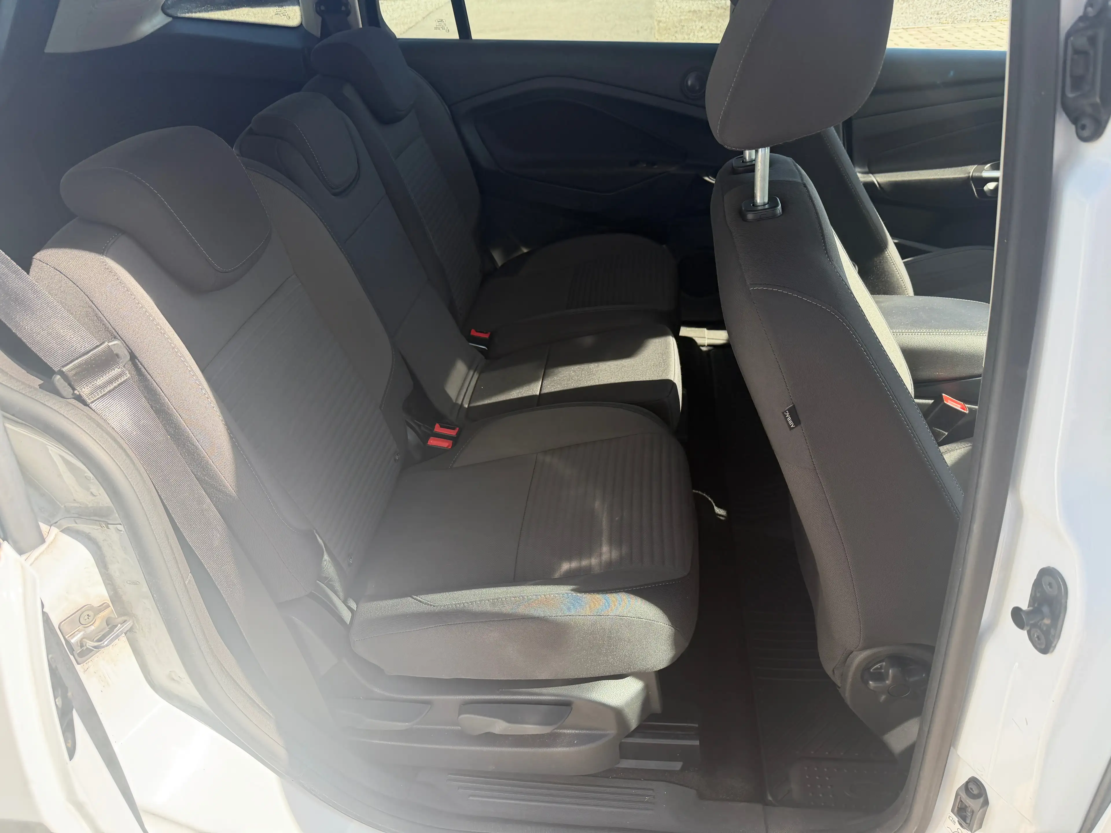 Ford Grand C-Max 1.5 Benzin Titanium — photo 15