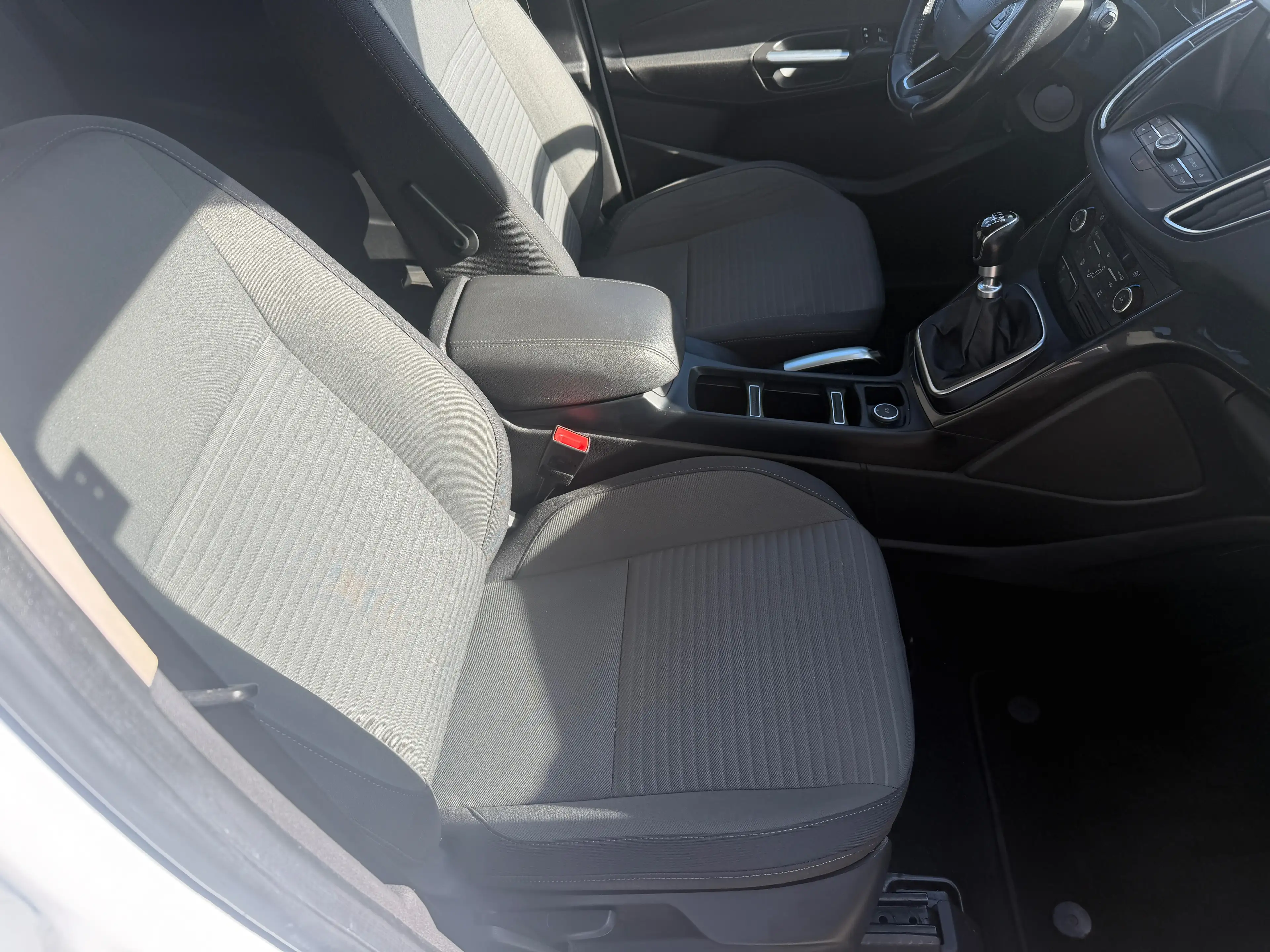 Ford Grand C-Max 1.5 Benzin Titanium — photo 13