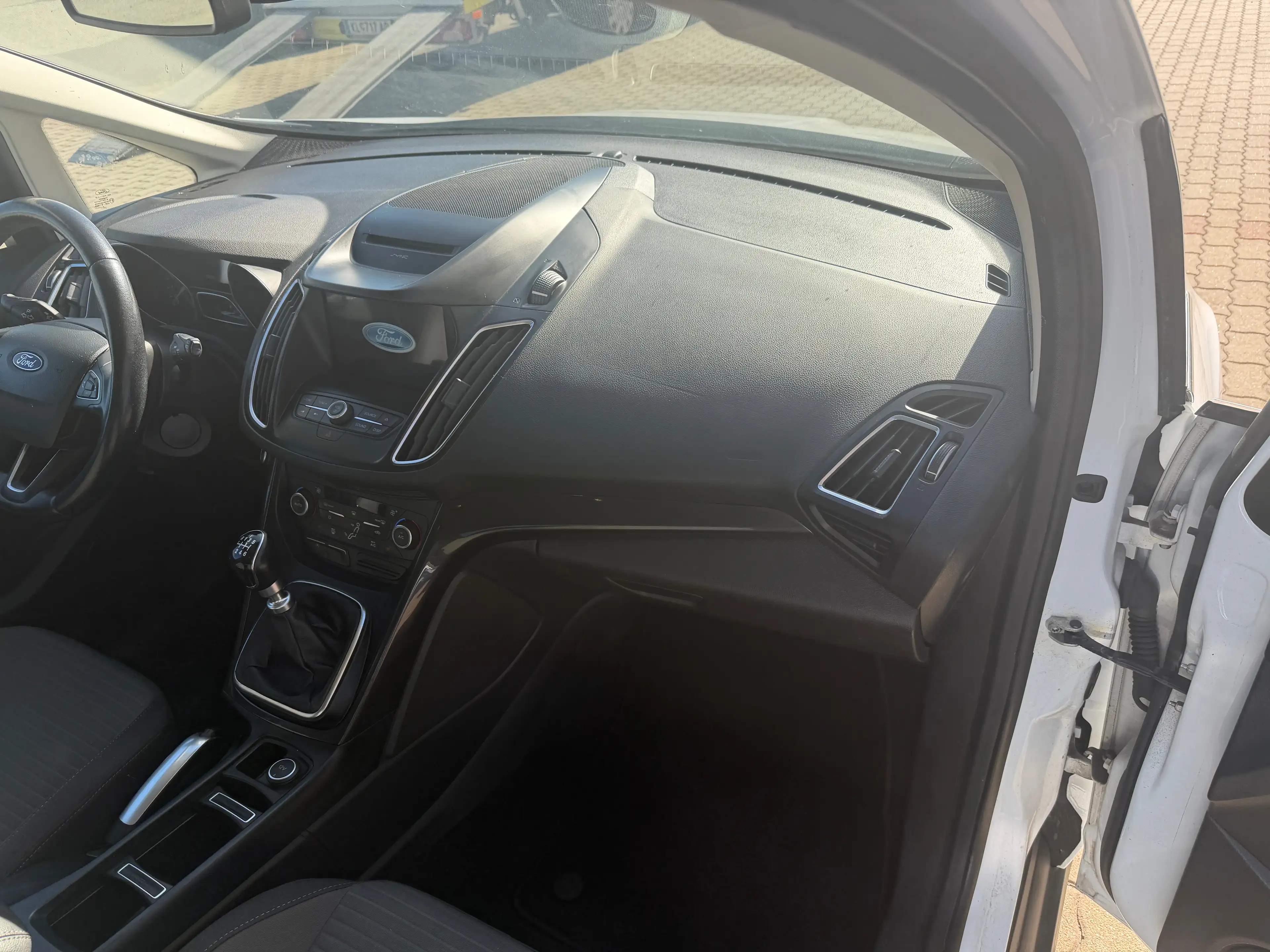 Ford Grand C-Max 1.5 Benzin Titanium — photo 12