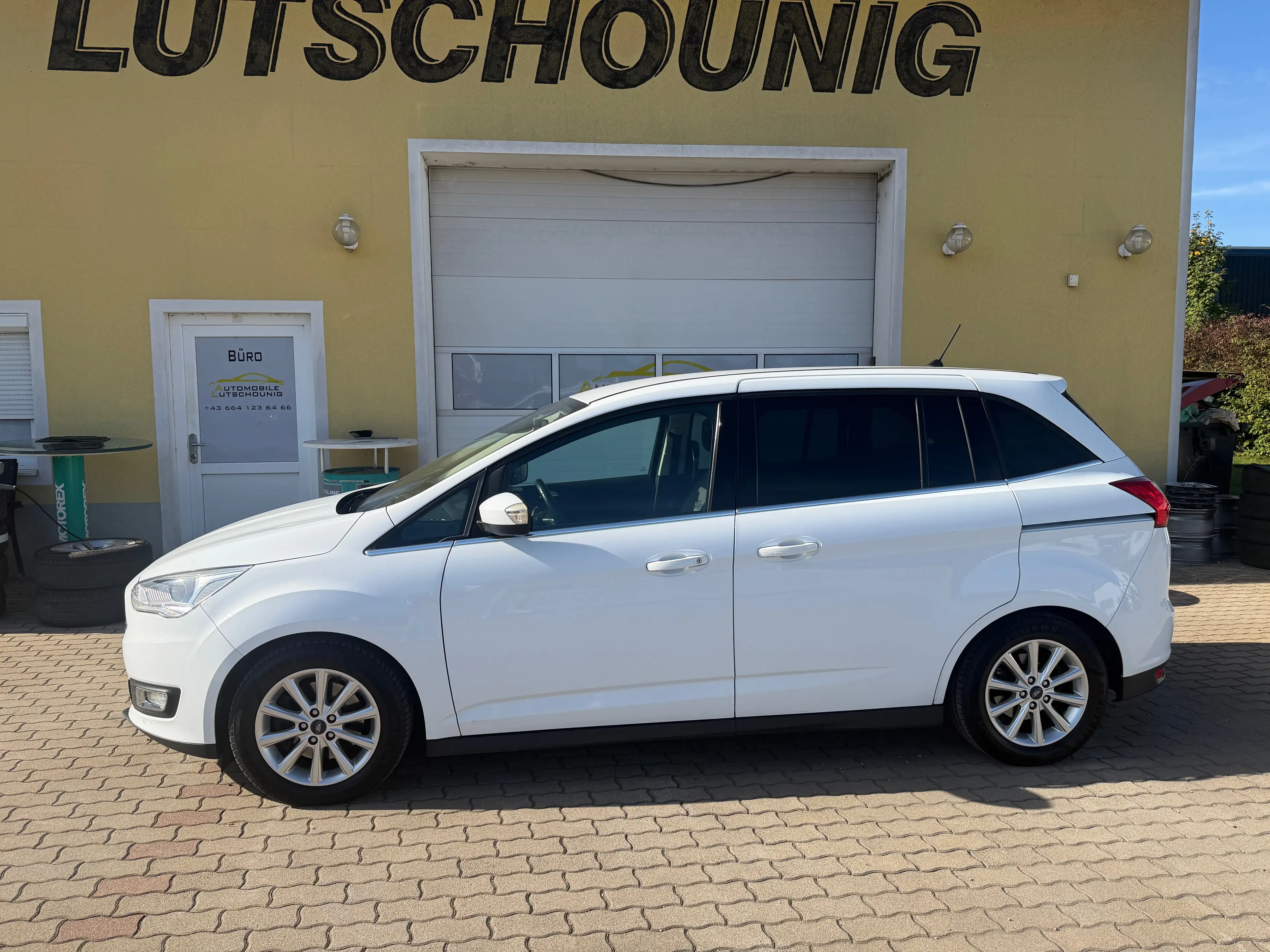 Ford Grand C-Max 1.5 Benzin Titanium — photo 3