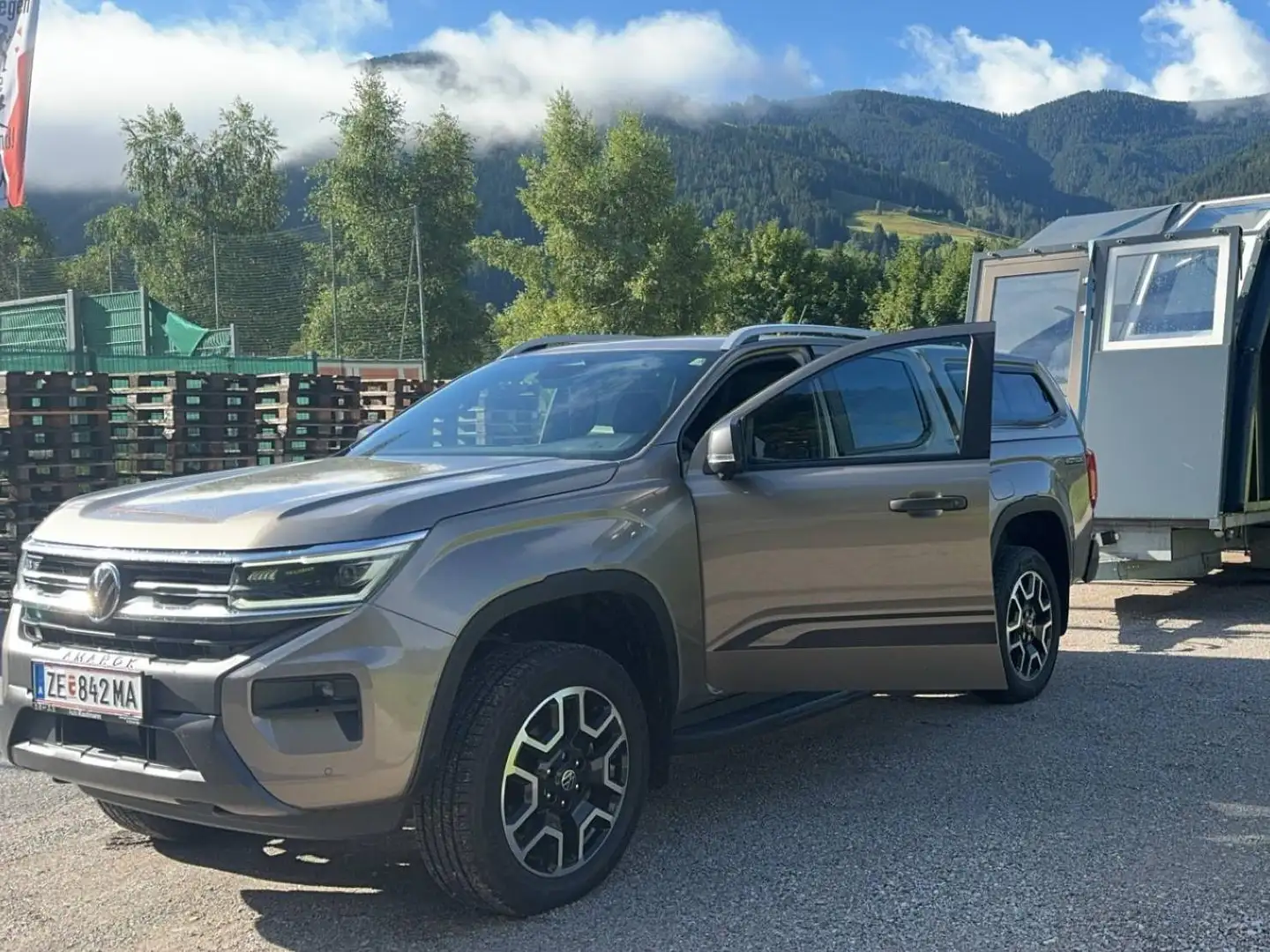 Volkswagen Amarok Amarok DoubleCab 3.0 V6 TDI PanAmericana 4Motion Aut. PanAmericana Beige - 1