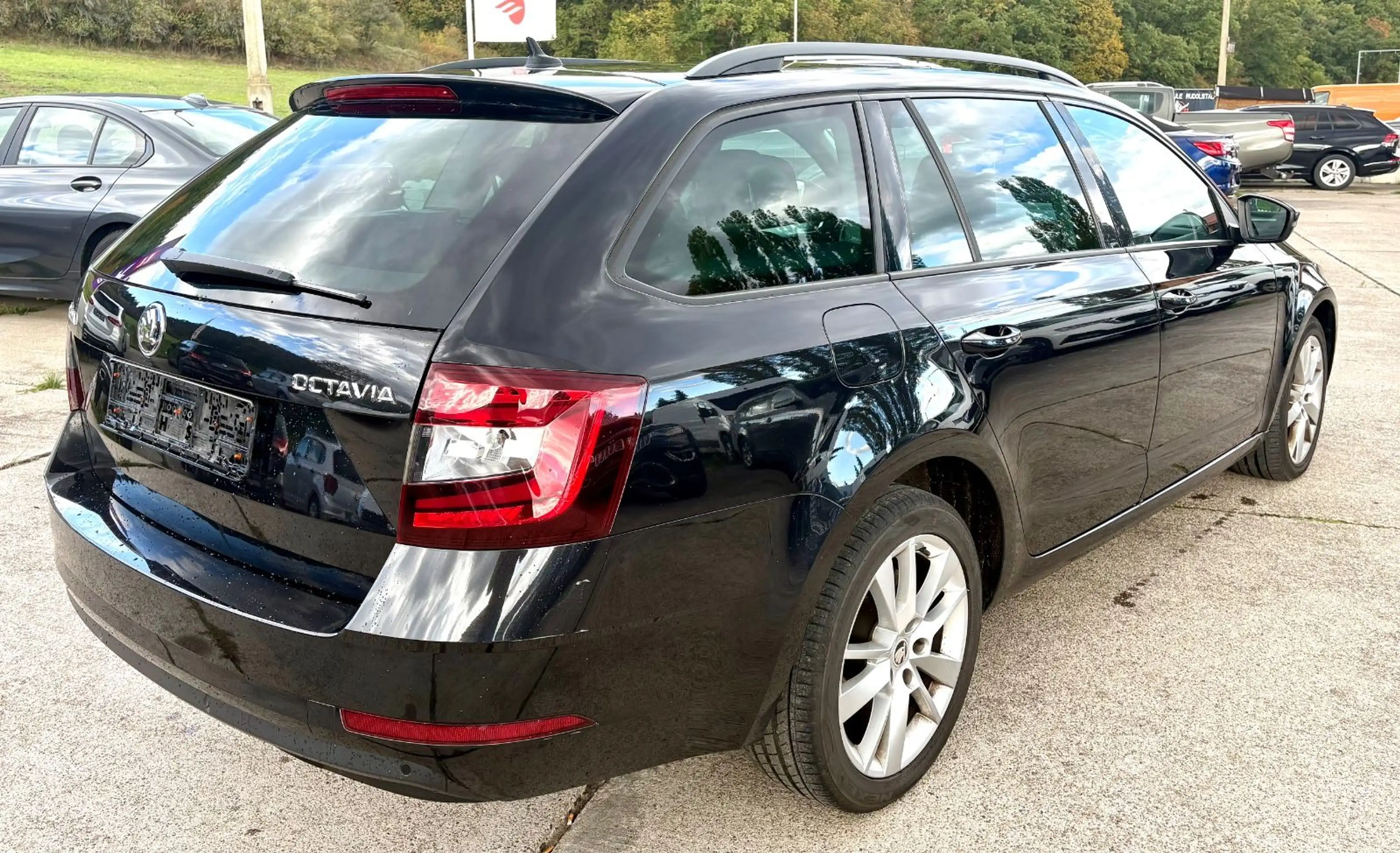 Skoda Octavia Combi 2.0TDI Automatik LED Canton — photo 5